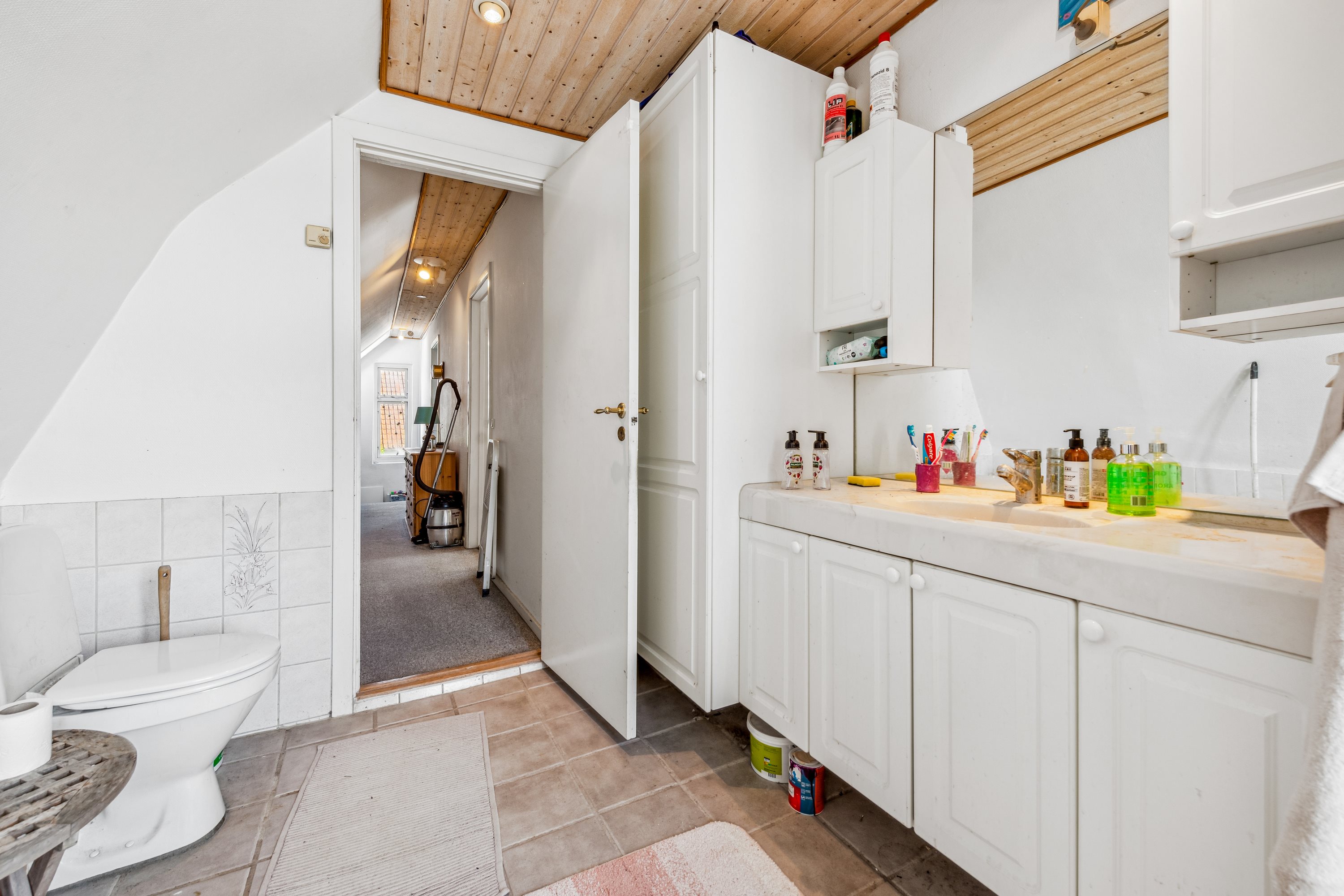 Fremhævet badeværelse billede i fuldskærmstilstand. Billede af Brønshøjholms Allé 43, 2700 Brønshøj