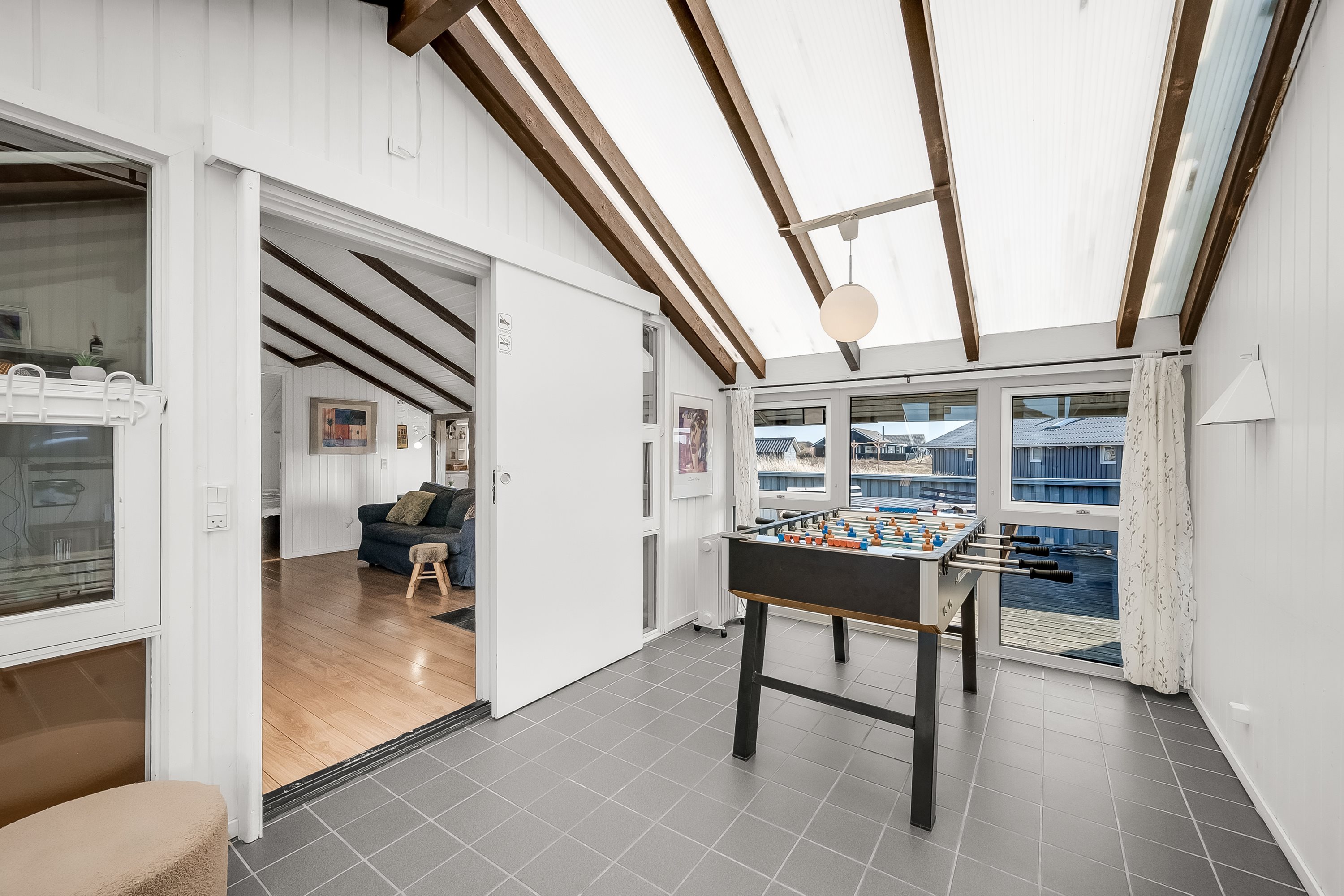 Fremhævet stue billede i fuldskærmstilstand. Billede af Rebekkavej 15, Bjerregaard, 6960 Hvide Sande