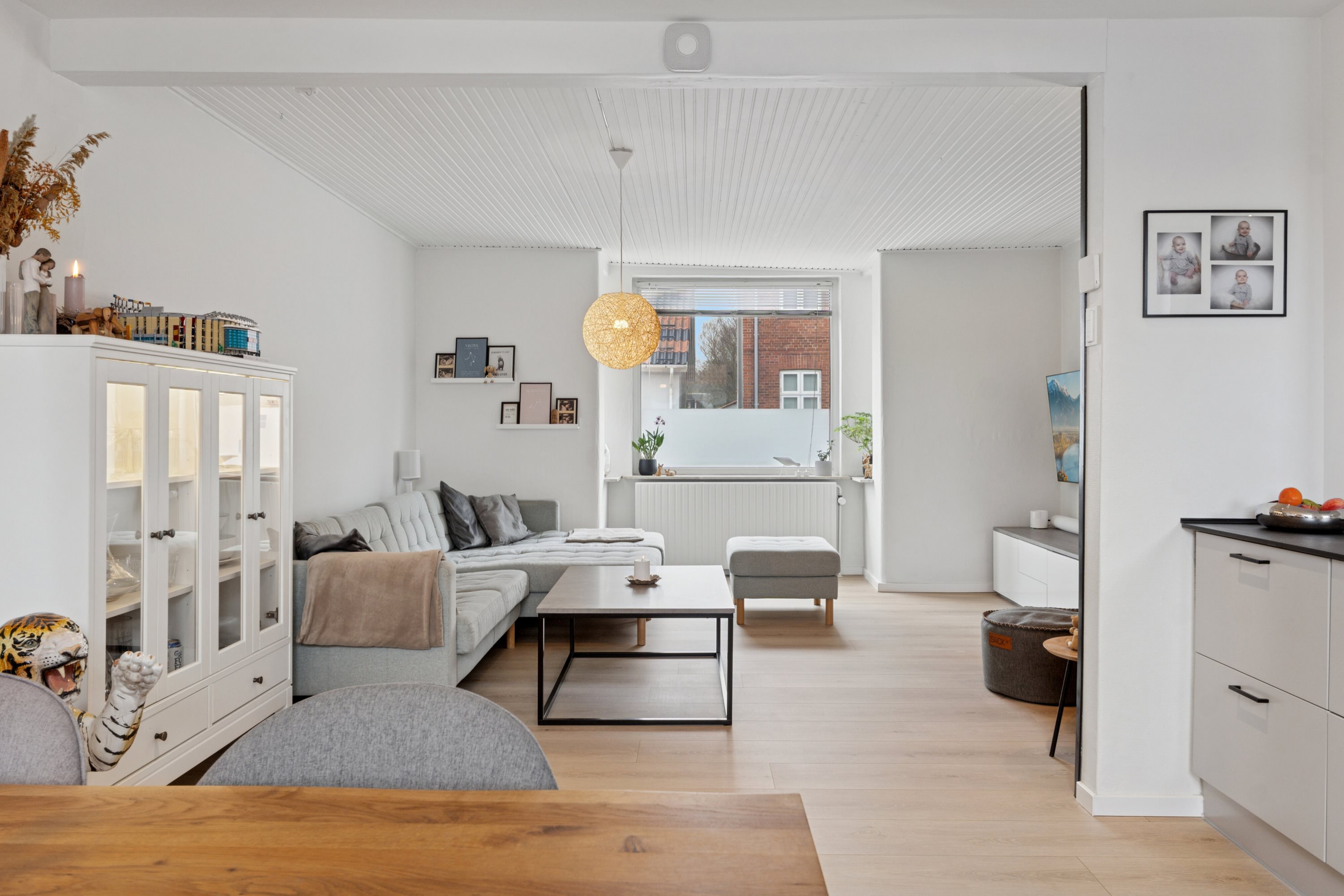 Fremhævet stue billede i fuldskærmstilstand. Billede af Kalundborgvej 8, 4200 Slagelse