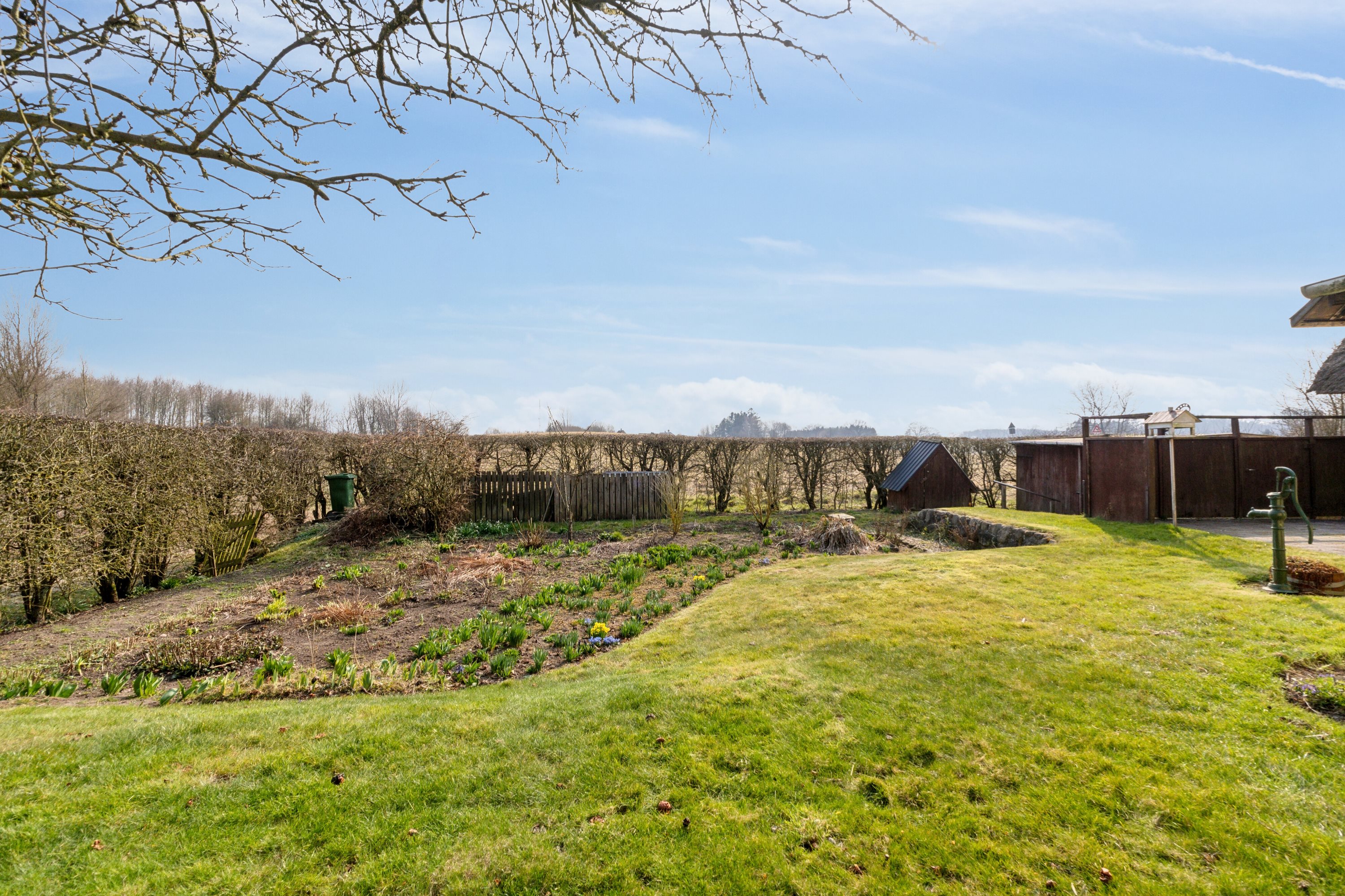 Fremhævet udendørs billede i fuldskærmstilstand. Billede af Brændeskovvej 18, Tved, 5700 Svendborg