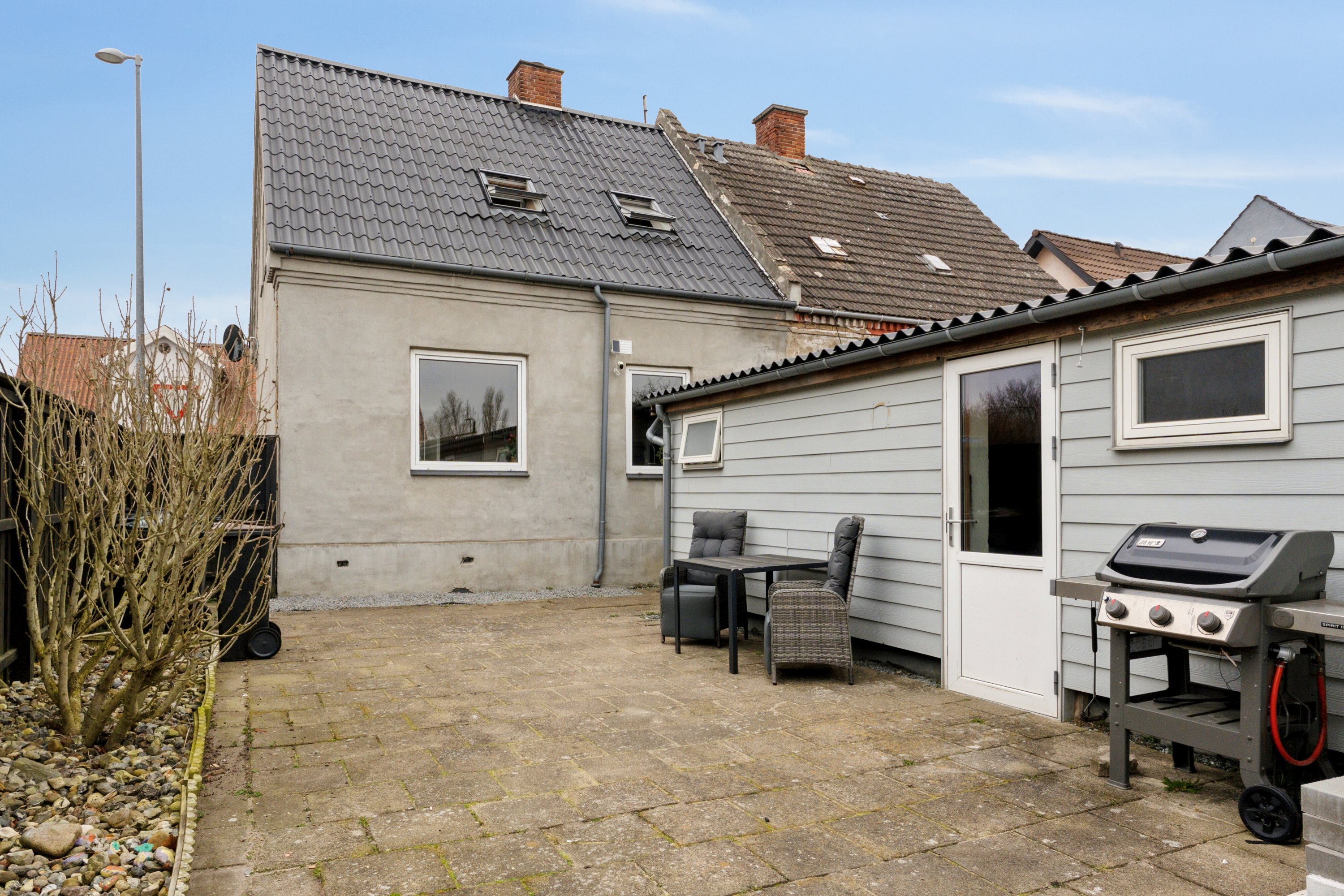 Fremhævet set fra vejen billede i fuldskærmstilstand. Billede af Kalundborgvej 8, 4200 Slagelse