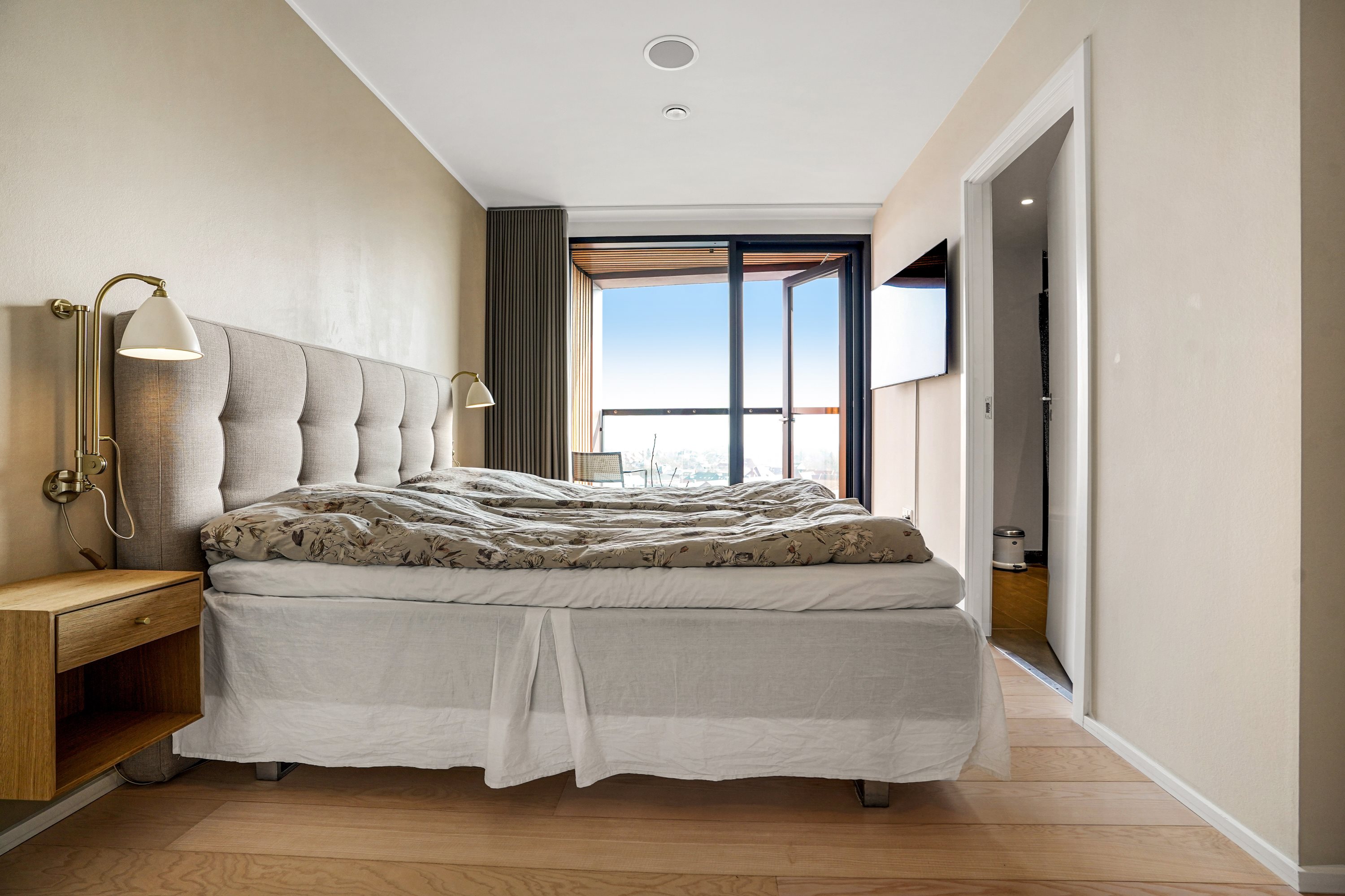 Fremhævet værelse billede i fuldskærmstilstand. Billede af Odeons Kvarter 21, 8. th., 5000 Odense C