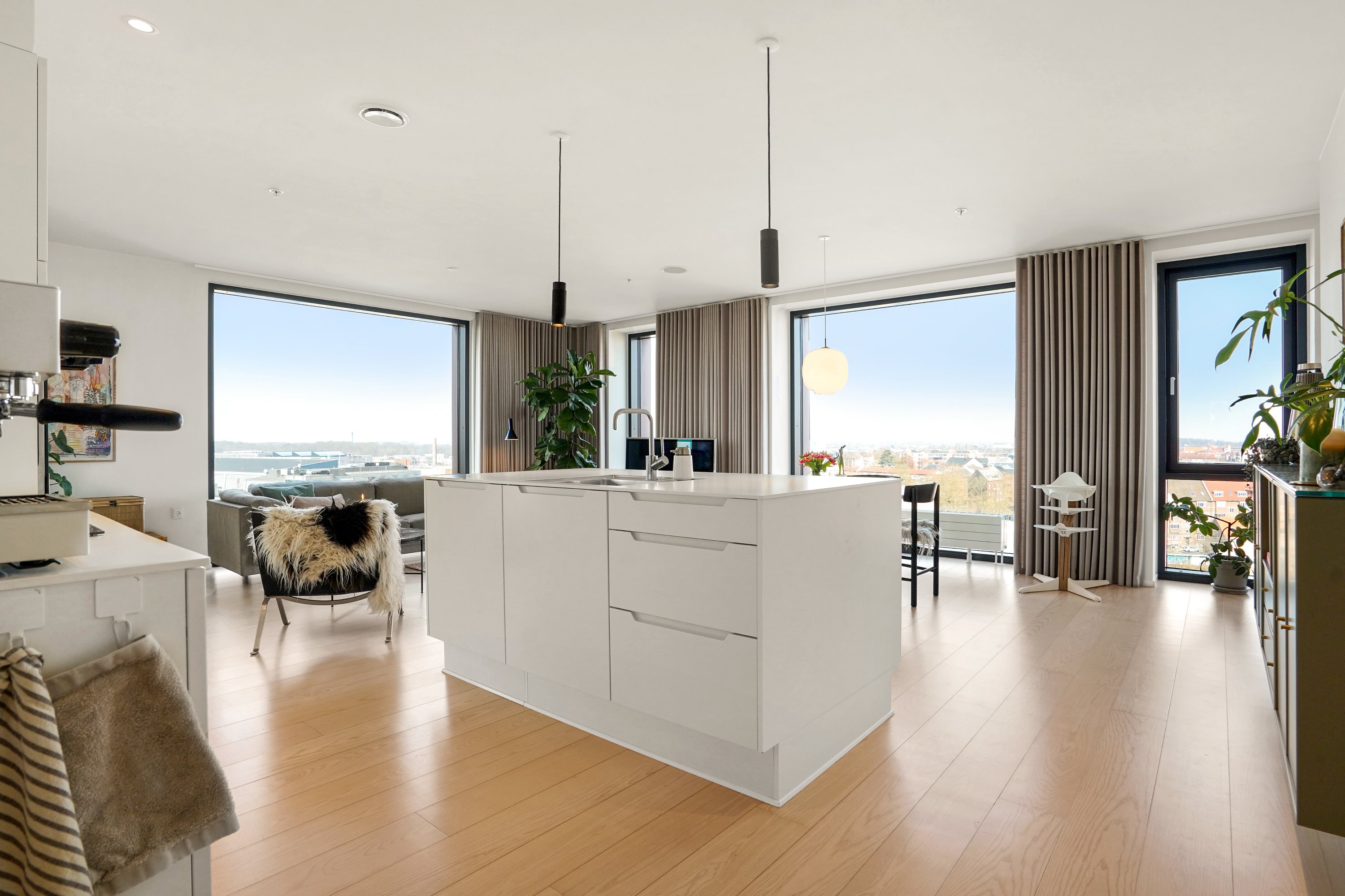 Fremhævet køkken billede i fuldskærmstilstand. Billede af Odeons Kvarter 21, 8. th., 5000 Odense C