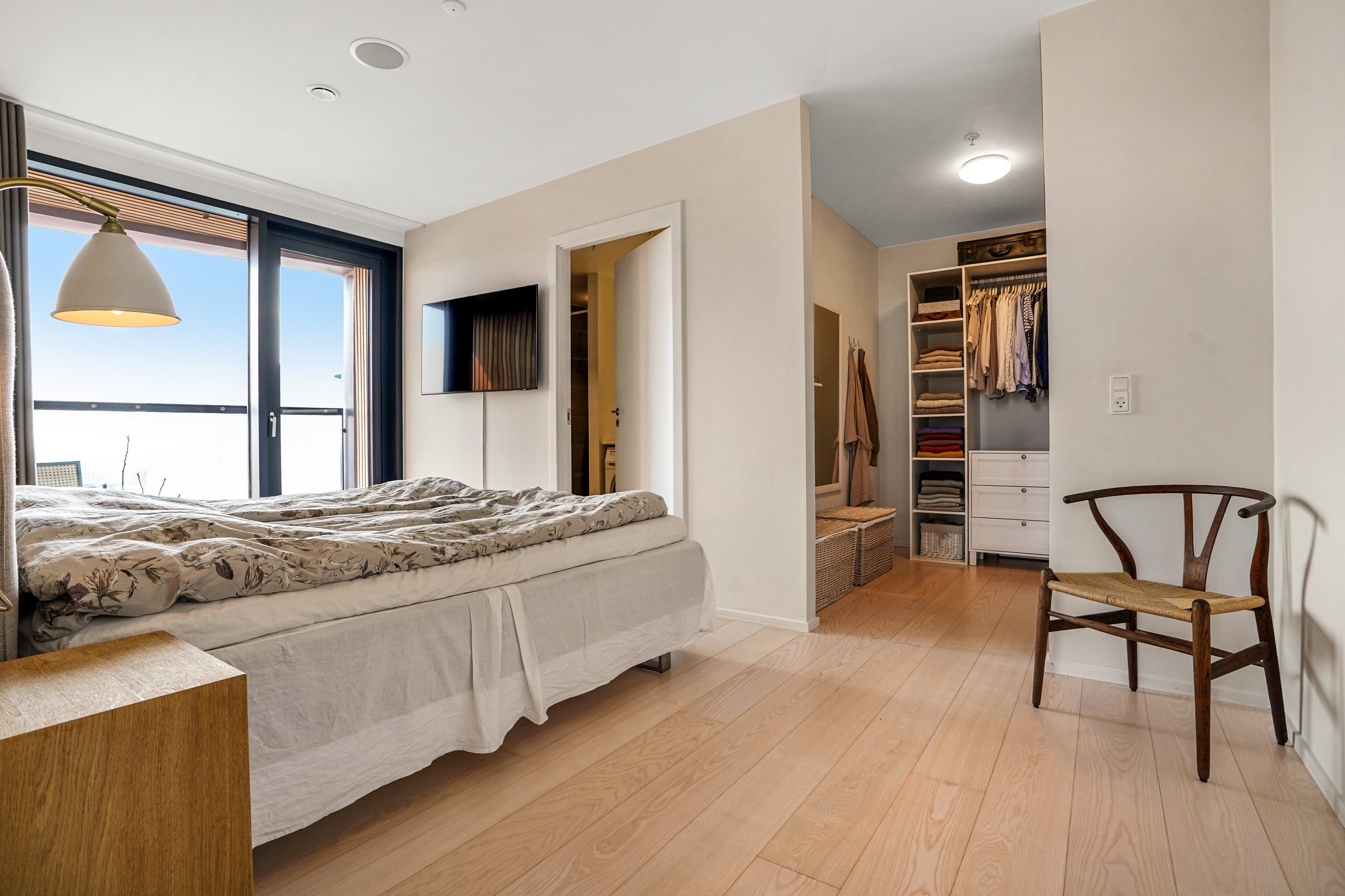 Fremhævet værelse billede i fuldskærmstilstand. Billede af Odeons Kvarter 21, 8. th., 5000 Odense C