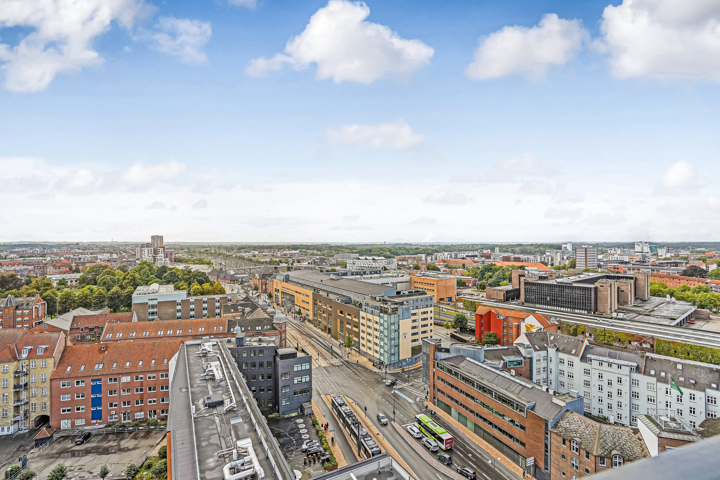 Fremhævet område billede i fuldskærmstilstand. Billede af Odeons Kvarter 21, 8. th., 5000 Odense C