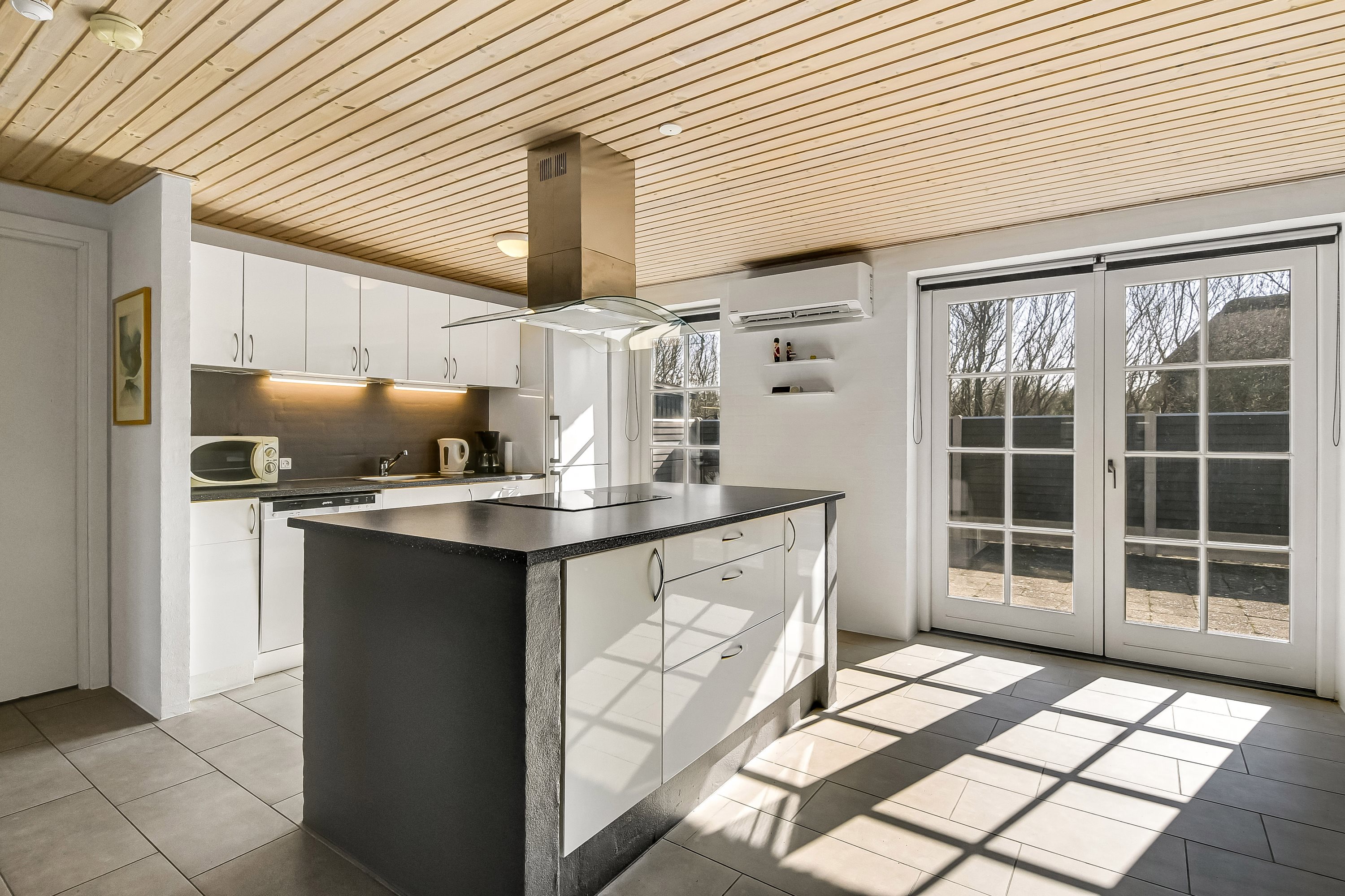 Fremhævet køkken billede i fuldskærmstilstand. Billede af Dommersøvej 15, Husby, 6990 Ulfborg