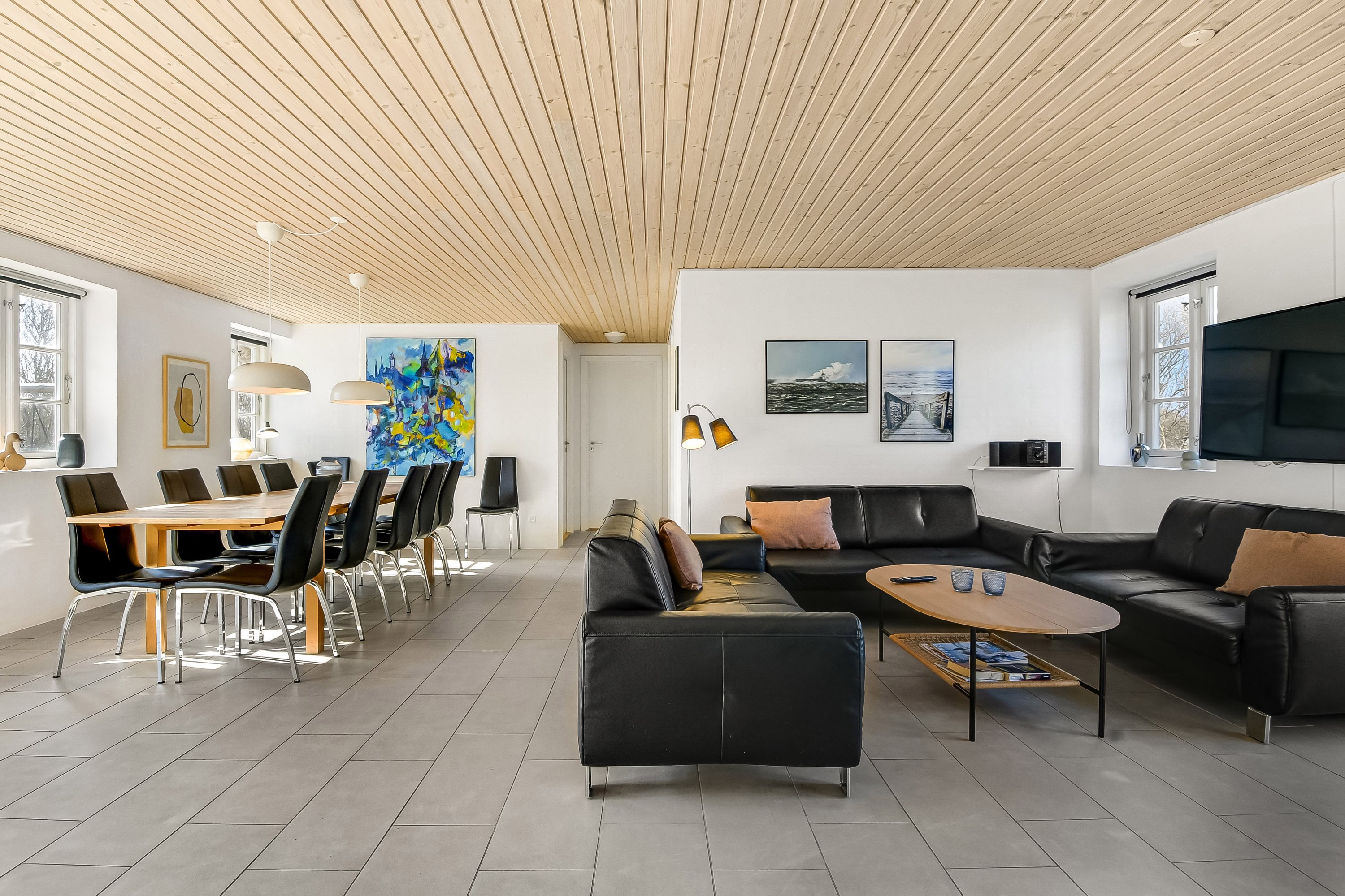 Fremhævet stue billede i fuldskærmstilstand. Billede af Dommersøvej 15, Husby, 6990 Ulfborg