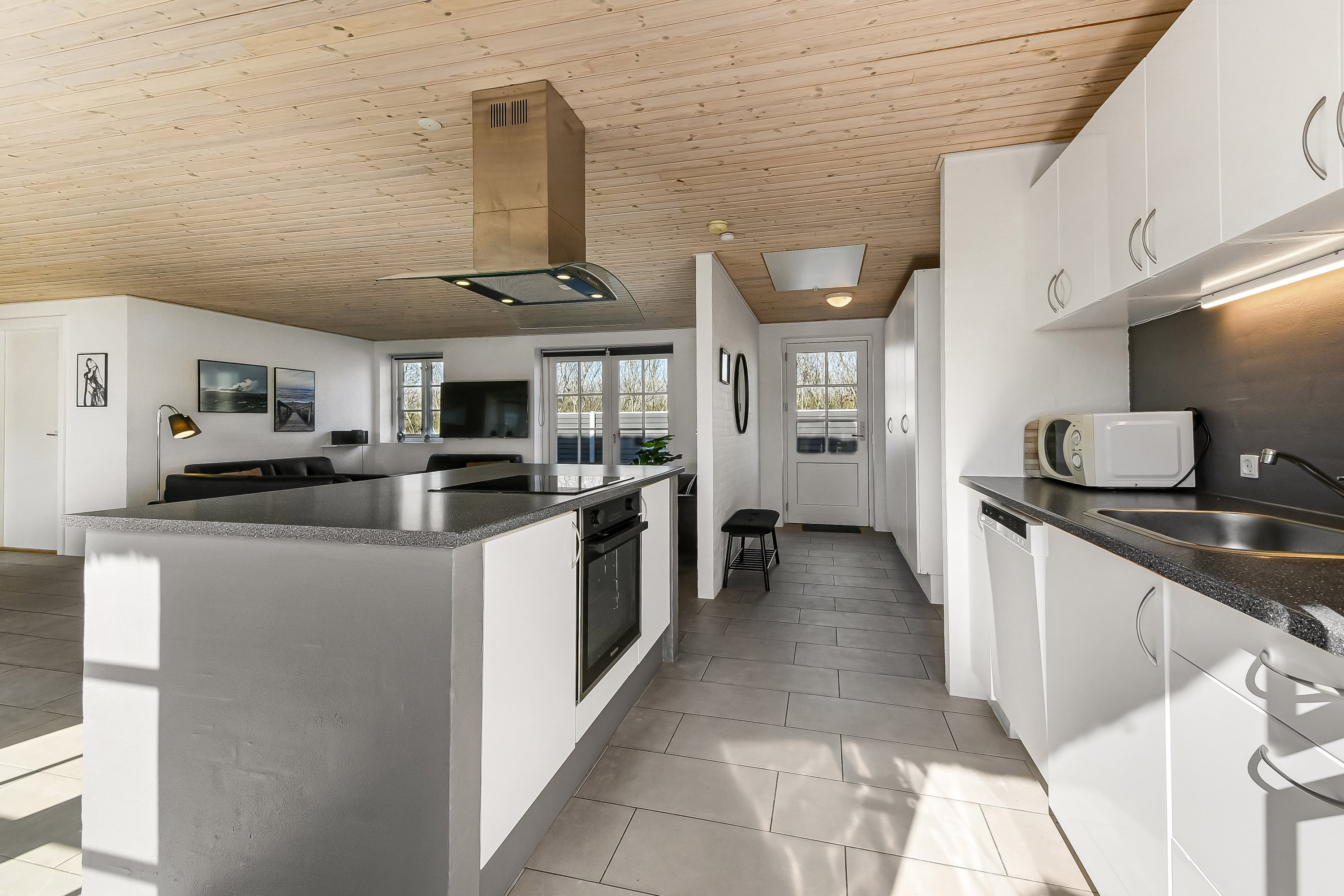 Fremhævet køkken billede i fuldskærmstilstand. Billede af Dommersøvej 15, Husby, 6990 Ulfborg