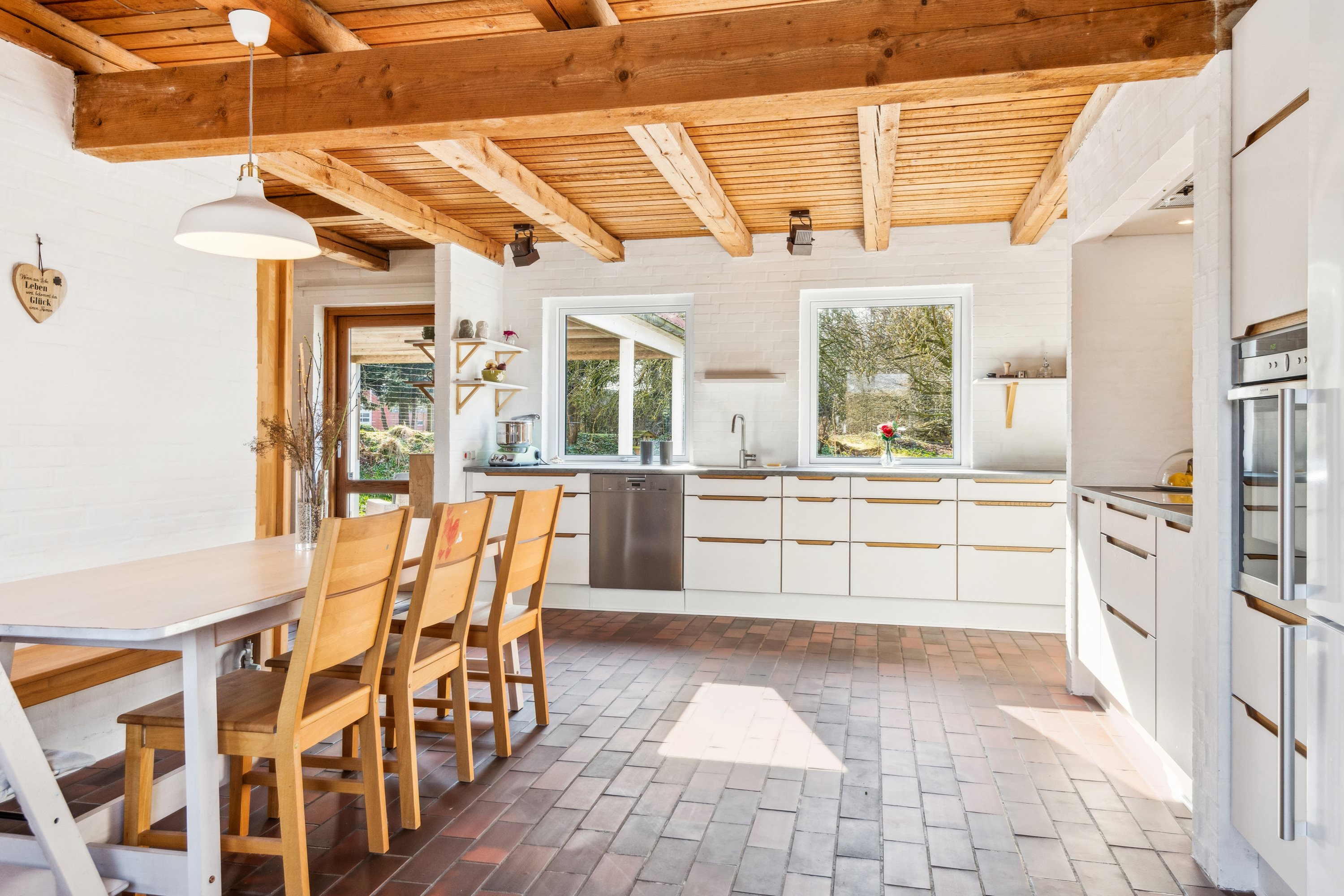 Fremhævet køkken-alrum billede i fuldskærmstilstand. Billede af Horsens Byvej 7, 9520 Skørping