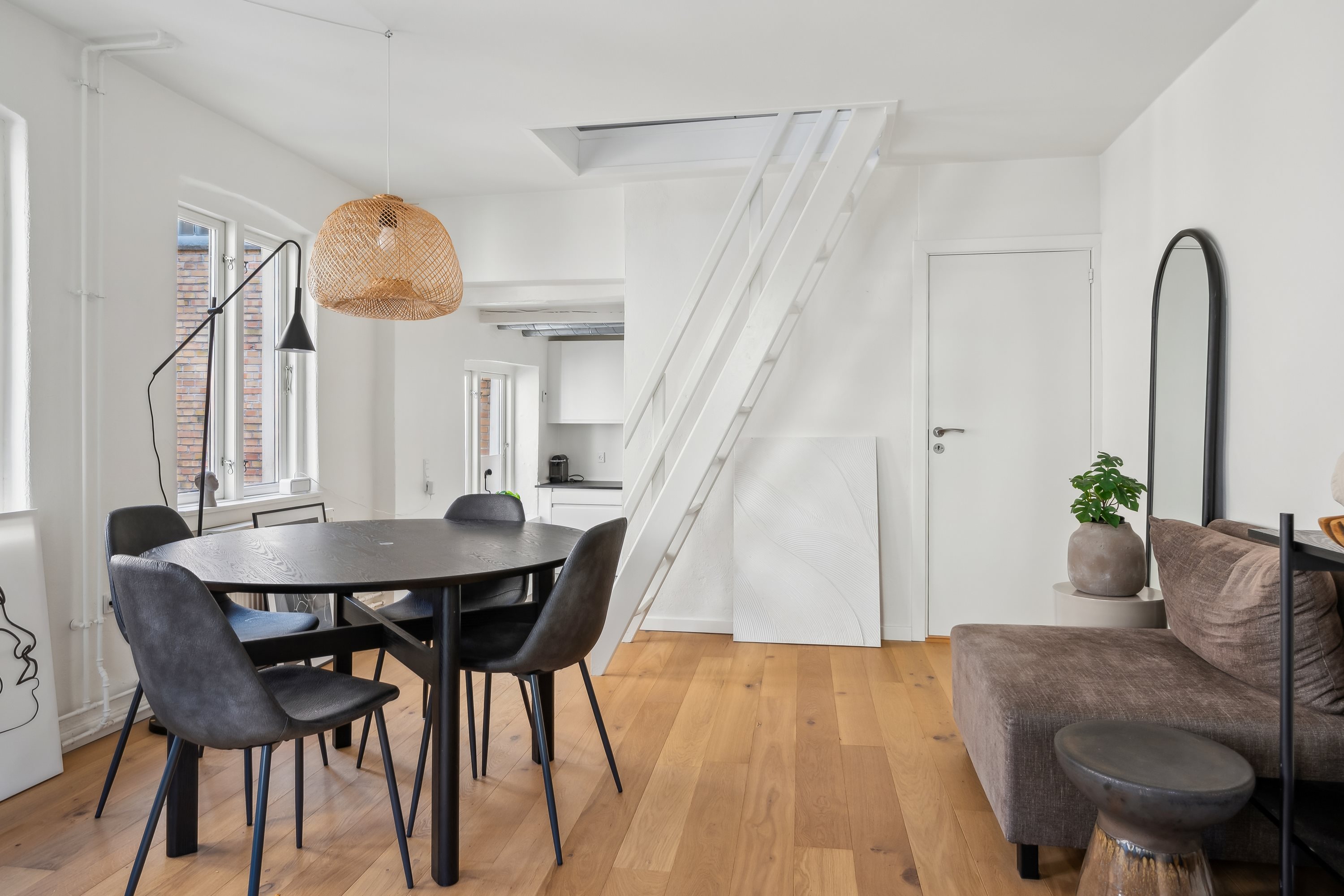 Fremhævet stue billede i fuldskærmstilstand. Billede af Klostergade 33B, 1., 8000 Aarhus C