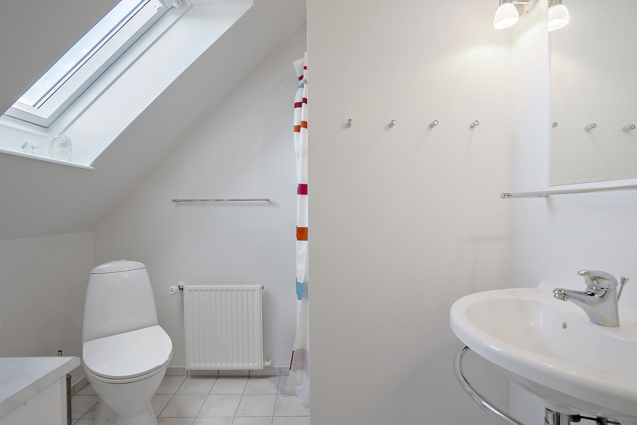 Fremhævet badeværelse billede i fuldskærmstilstand. Billede af H Rasmussens Vej 6, 9460 Brovst