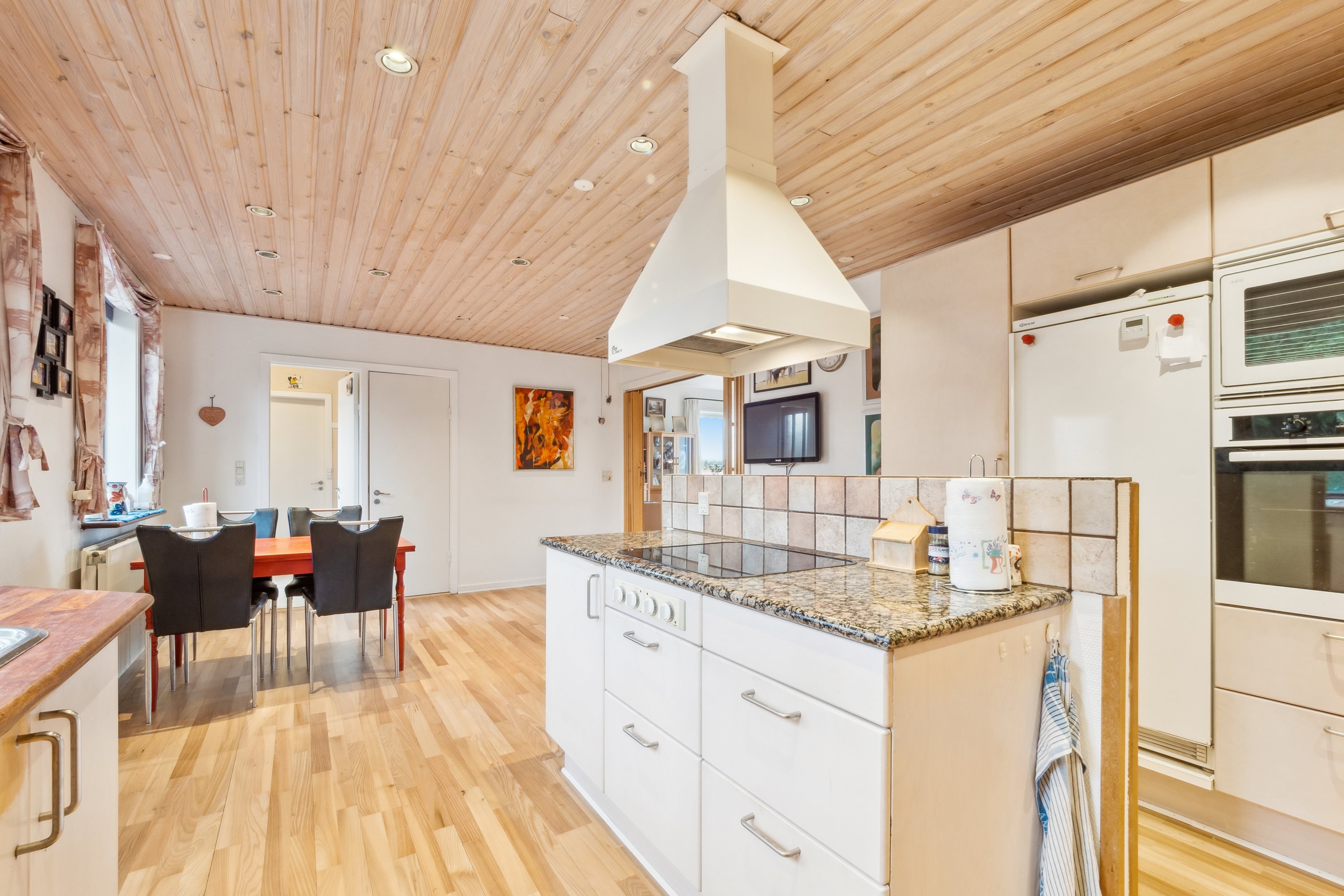 Fremhævet køkken billede i fuldskærmstilstand. Billede af Østerrisvej 42, 7840 Højslev