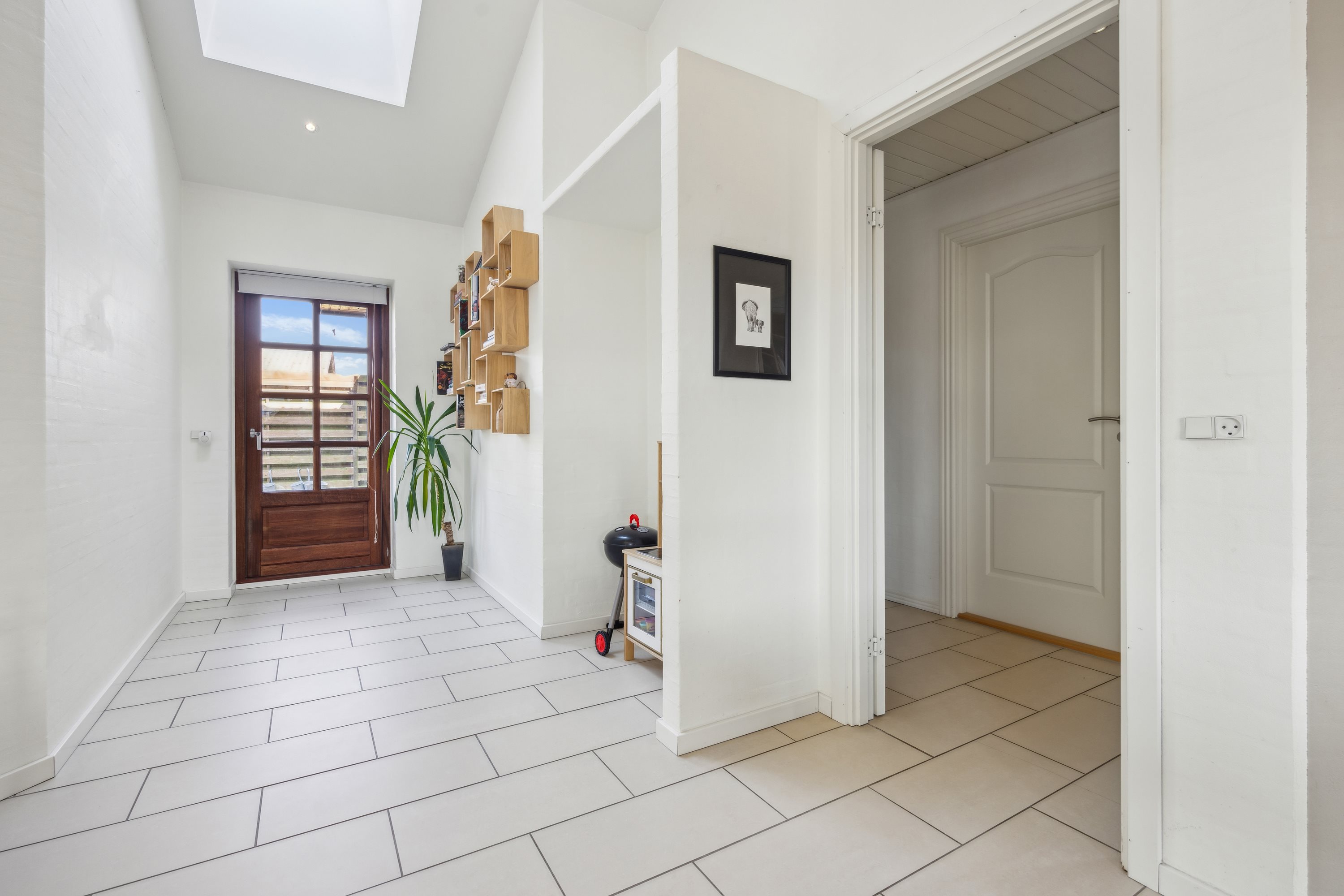 Fremhævet gang billede i fuldskærmstilstand. Billede af Lucernemarken 2, 9490 Pandrup