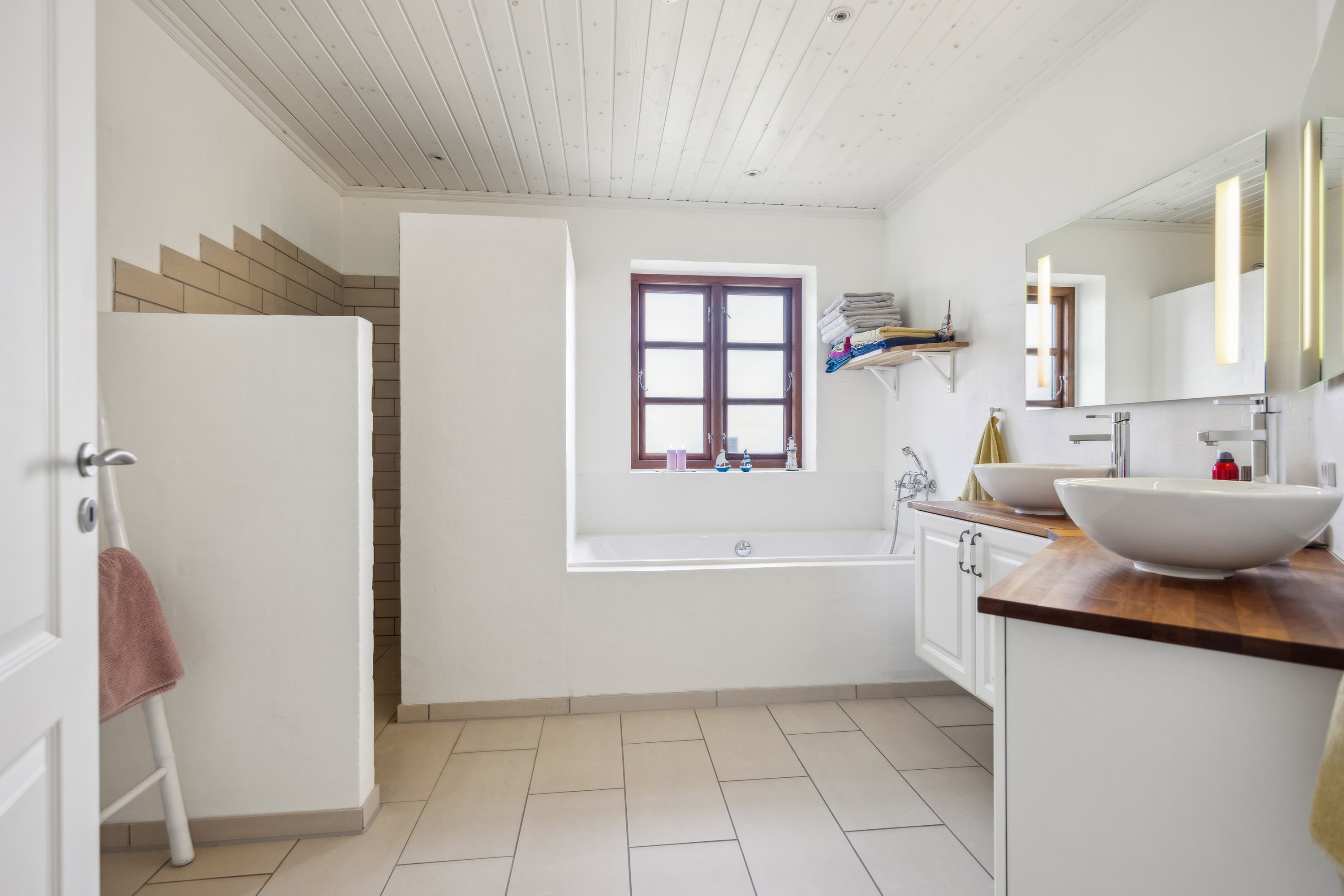 Fremhævet badeværelse billede i fuldskærmstilstand. Billede af Lucernemarken 2, 9490 Pandrup