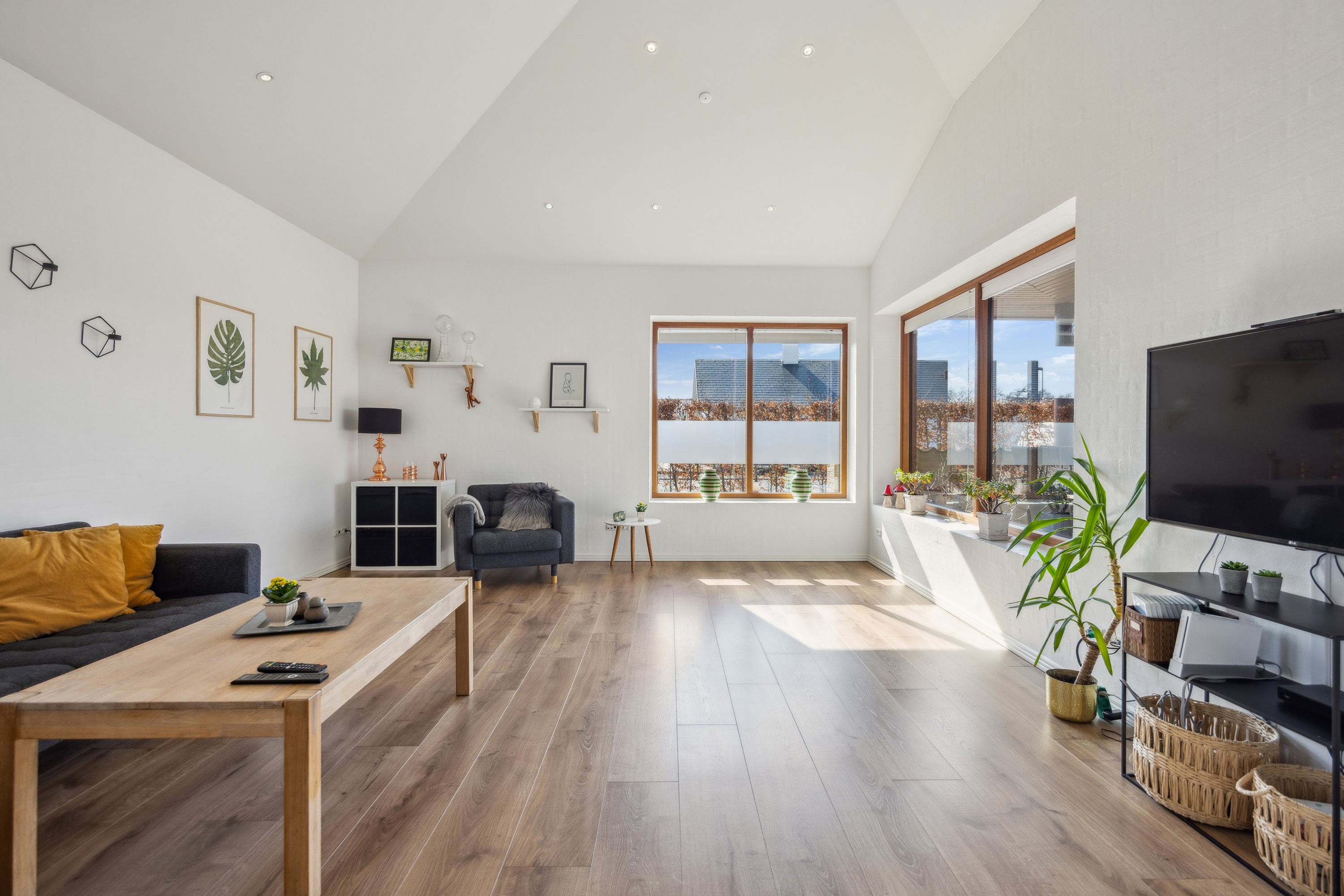 Fremhævet stue billede i fuldskærmstilstand. Billede af Lucernemarken 2, 9490 Pandrup