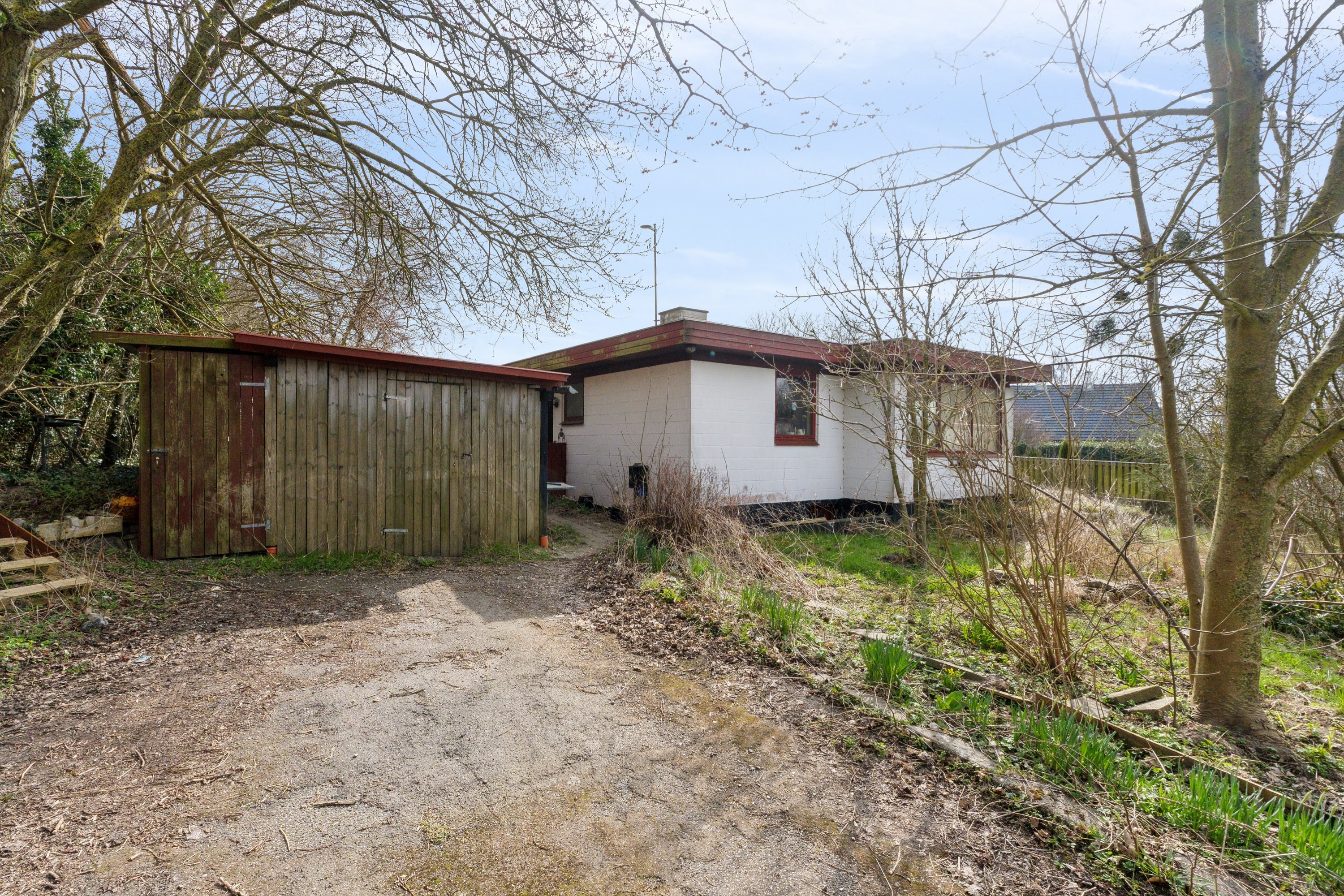 Miniaturebillede 1: set fra vejen. Billede af Sundbrovej 51, 5700 Svendborg