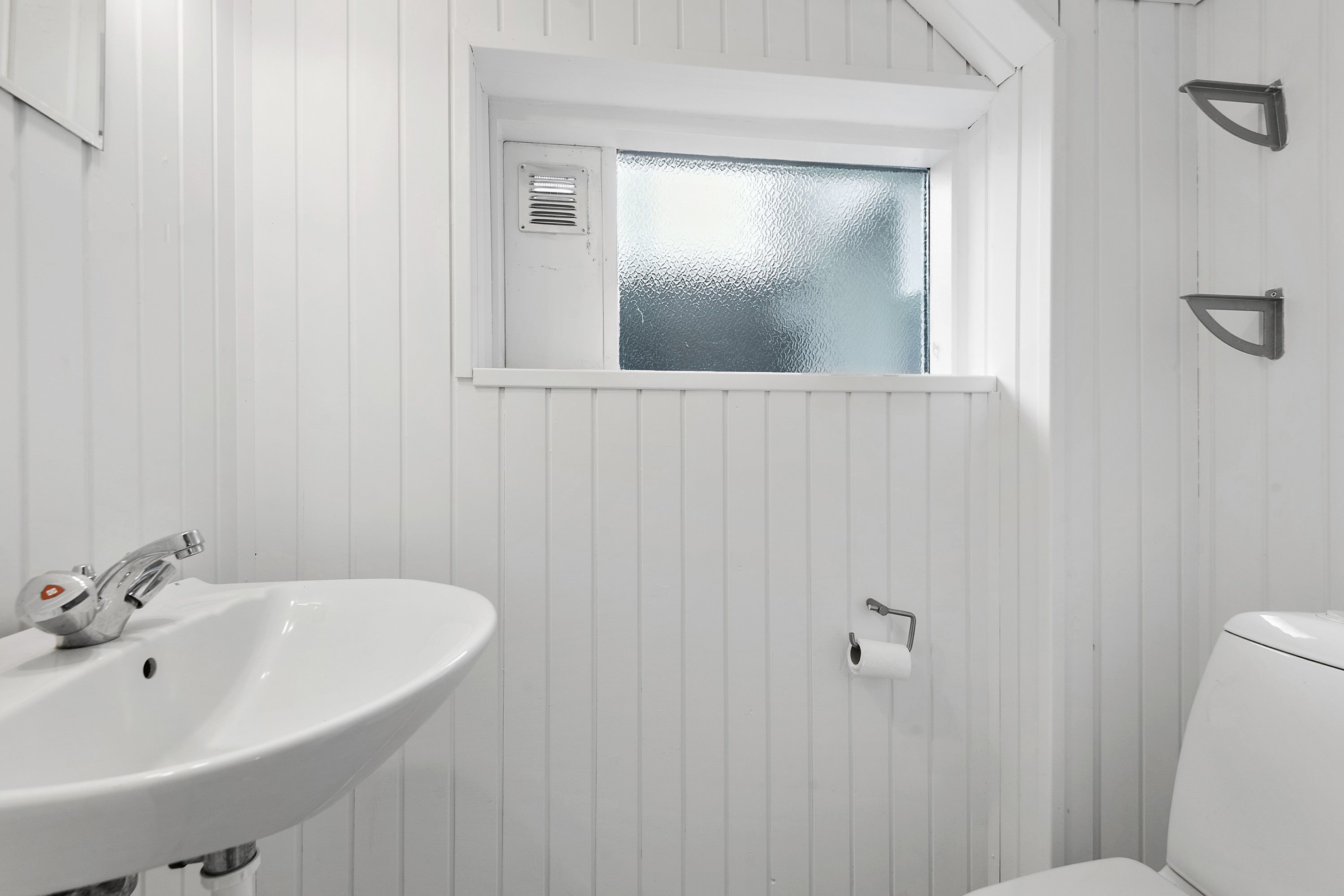 Fremhævet toilet billede i fuldskærmstilstand. Billede af Højvangs Alle 62, 6700 Esbjerg