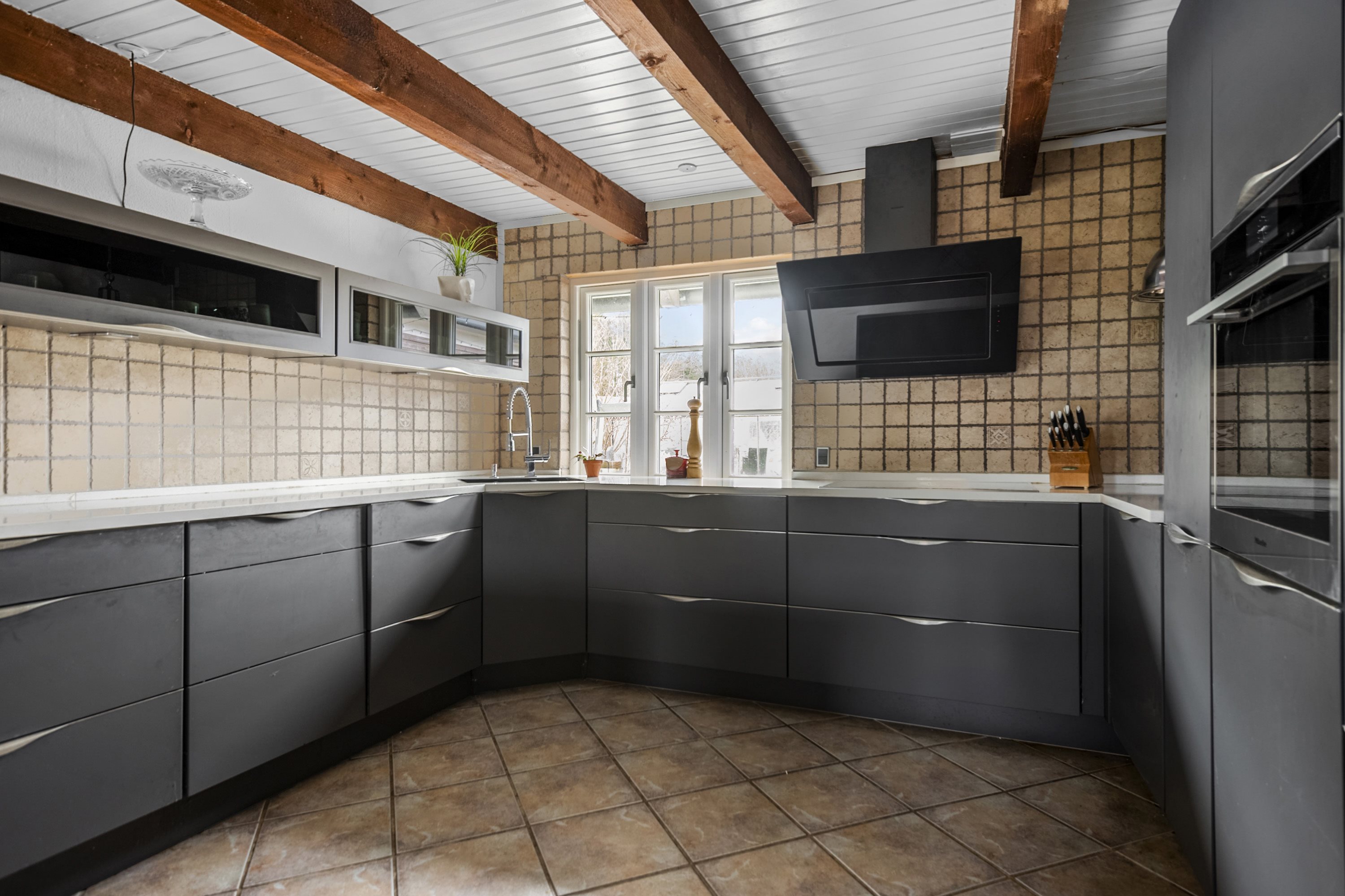 Fremhævet køkken billede i fuldskærmstilstand. Billede af Balshavevej 49, Ndr Randlev, 8300 Odder