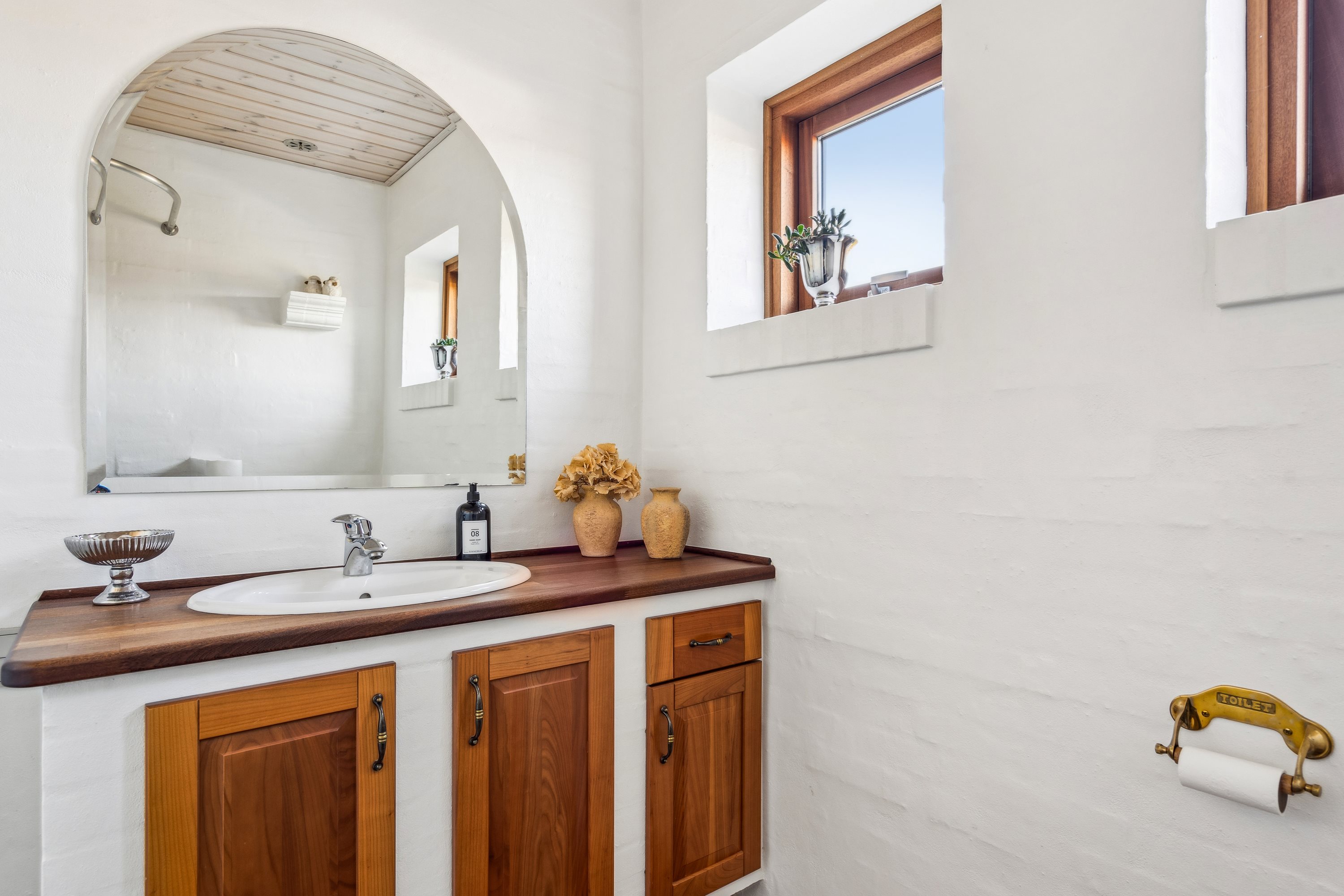 Fremhævet badeværelse billede i fuldskærmstilstand. Billede af Granlyvej 28, Åbyen, 9850 Hirtshals