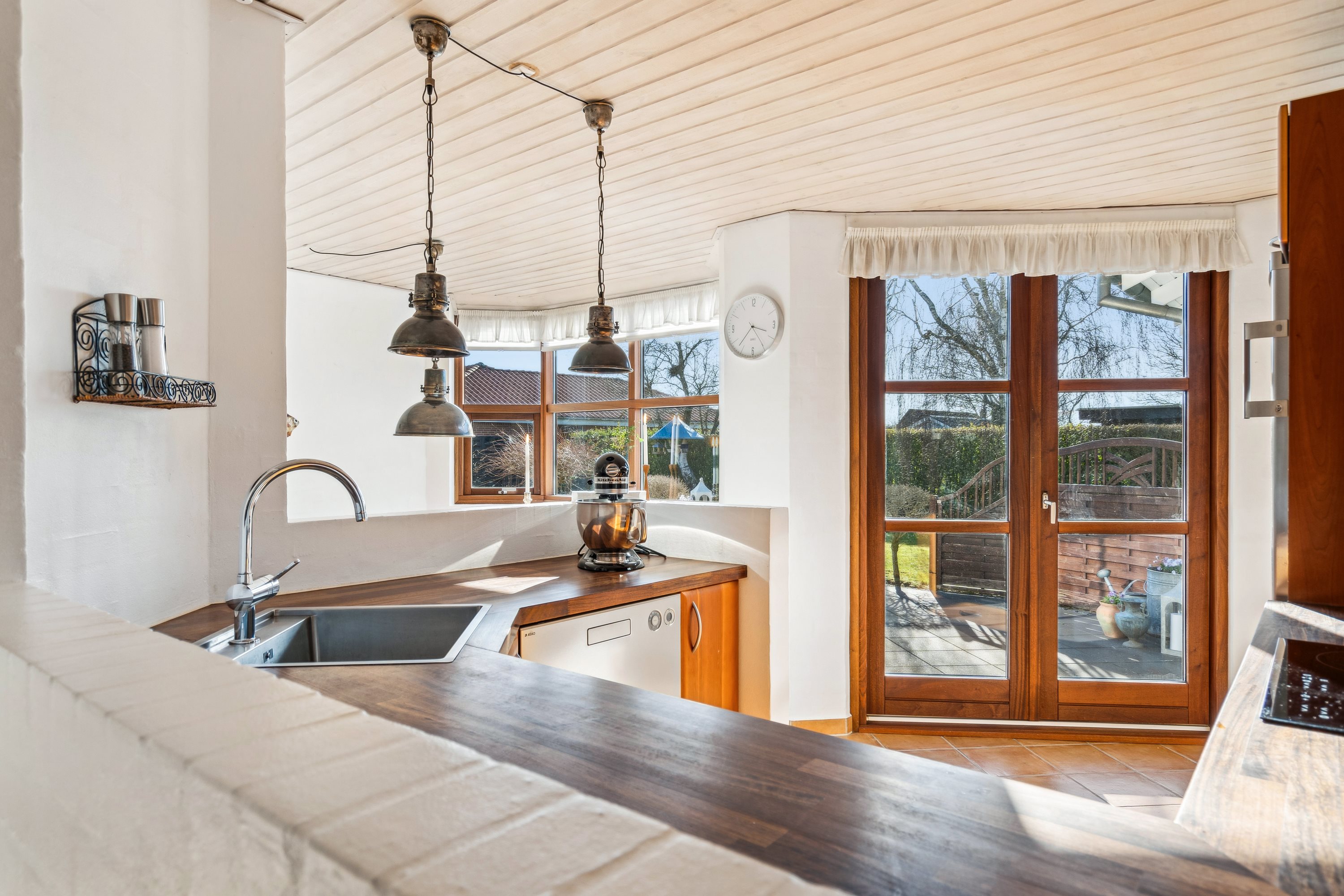 Fremhævet køkken billede i fuldskærmstilstand. Billede af Granlyvej 28, Åbyen, 9850 Hirtshals