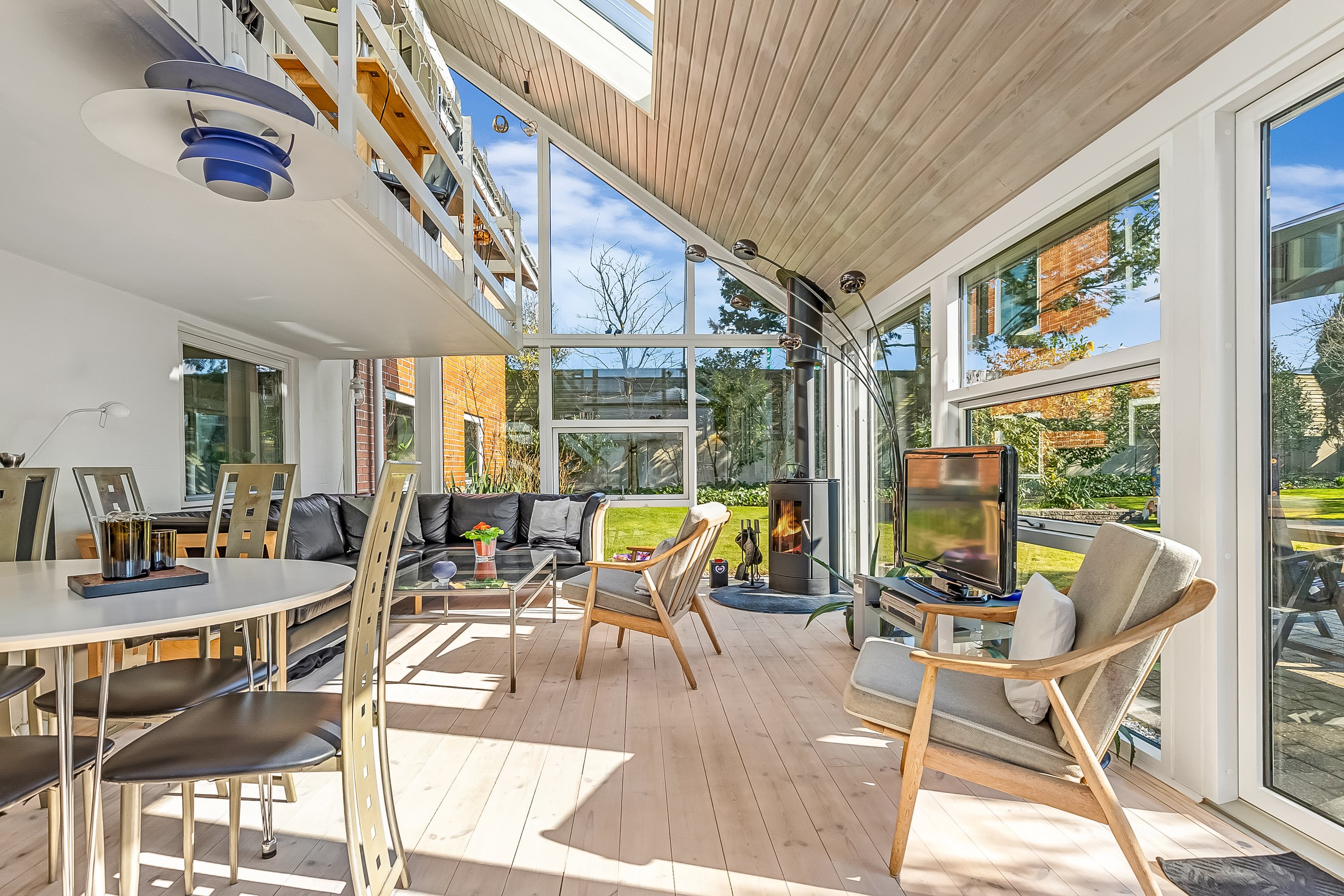 Fremhævet udestue billede i fuldskærmstilstand. Billede af Damhusvej 3, Bramdrupdam, 6000 Kolding