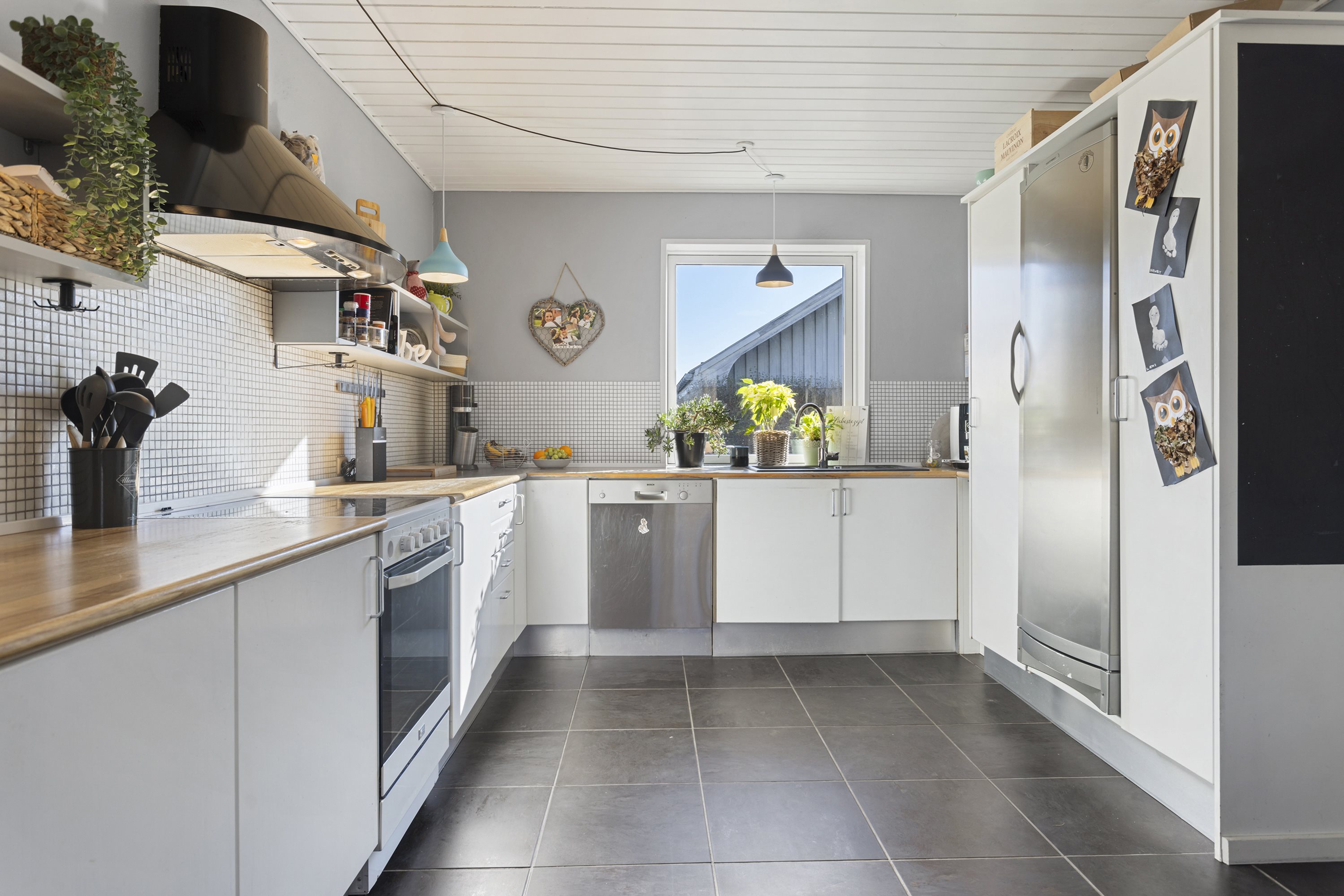 Fremhævet køkken billede i fuldskærmstilstand. Billede af Stærevej 6, 9881 Bindslev