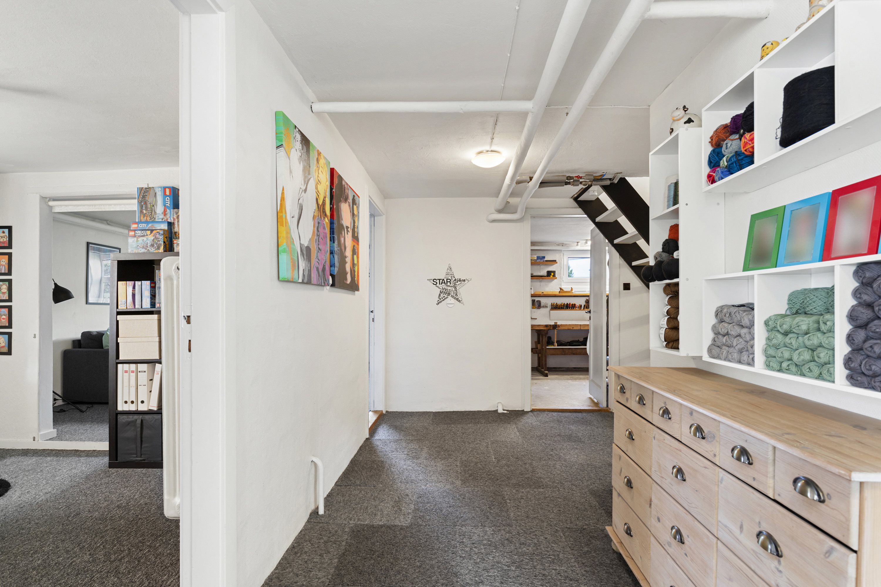 Fremhævet gang billede i fuldskærmstilstand. Billede af Ane Dams Gade 20, 9400 Nørresundby