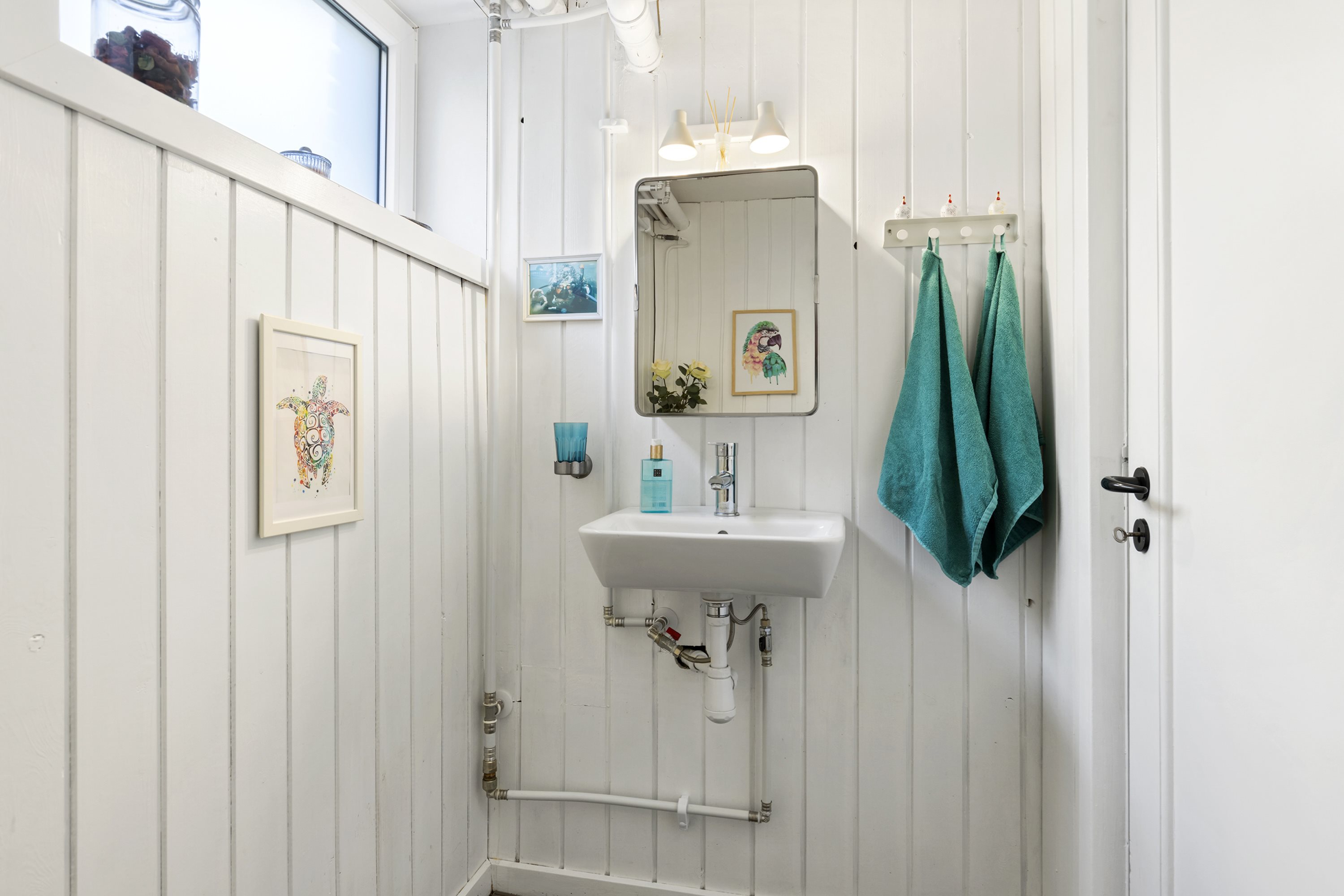 Fremhævet toilet billede i fuldskærmstilstand. Billede af Ane Dams Gade 20, 9400 Nørresundby