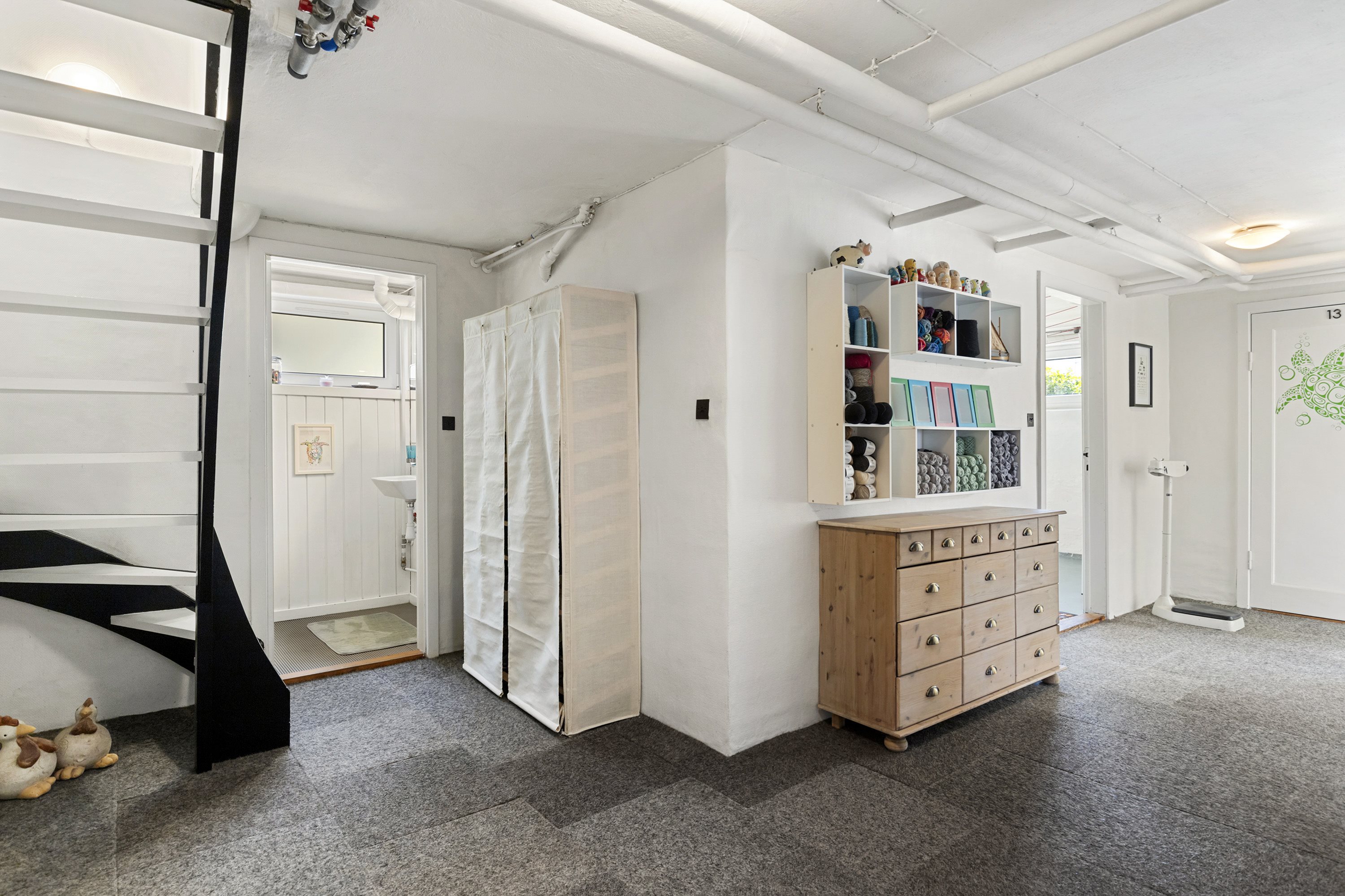 Fremhævet gang billede i fuldskærmstilstand. Billede af Ane Dams Gade 20, 9400 Nørresundby