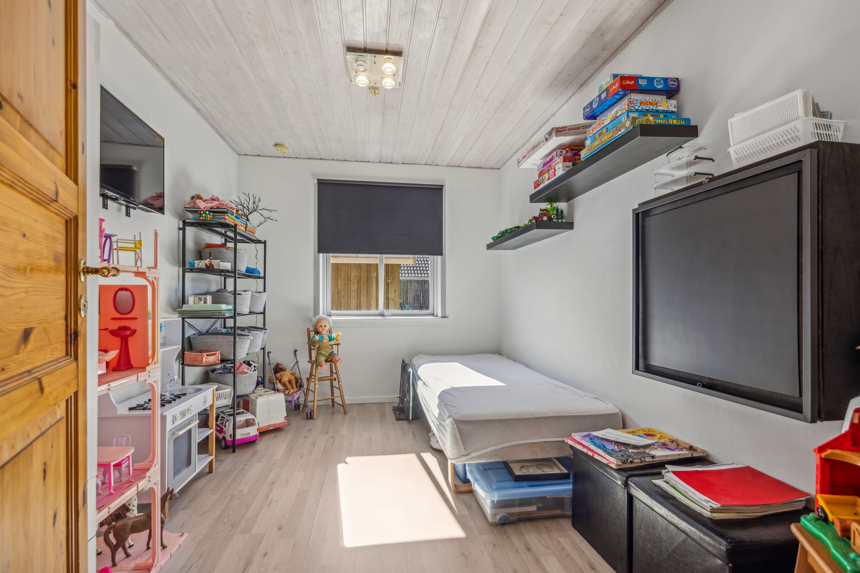 Fremhævet værelse billede i fuldskærmstilstand. Billede af Ole Langes Vej 2, 9460 Brovst