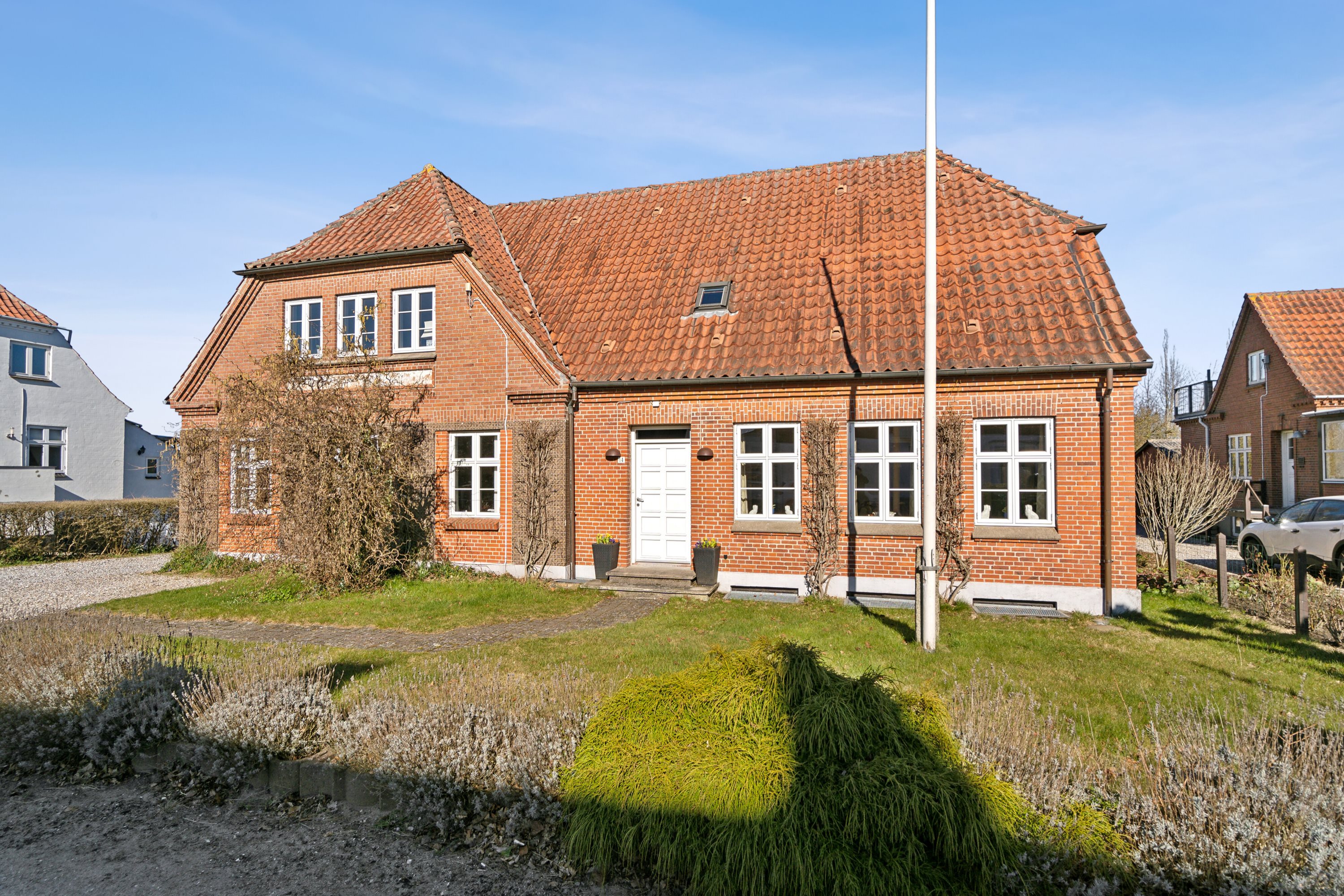 Fremhævet udendørs billede i fuldskærmstilstand. Billede af Odensevej 14, Verninge, 5690 Tommerup