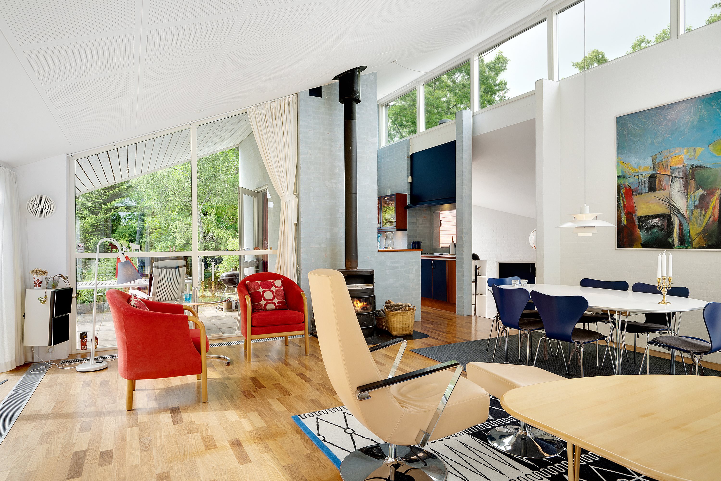 Fremhævet stue billede i fuldskærmstilstand. Billede af Eskildshøj 1, Fuglsø, 8420 Knebel