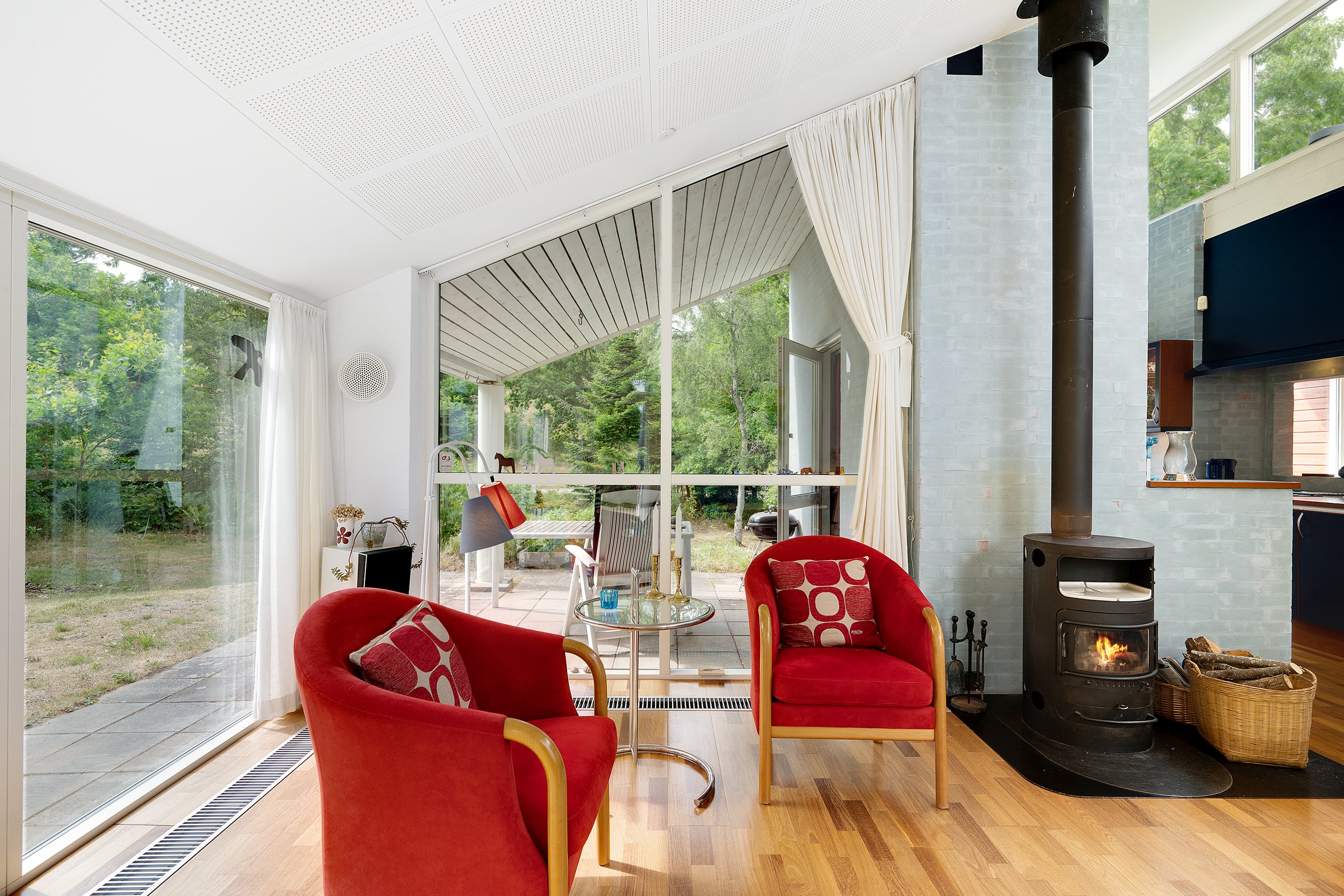 Fremhævet stue billede i fuldskærmstilstand. Billede af Eskildshøj 1, Fuglsø, 8420 Knebel