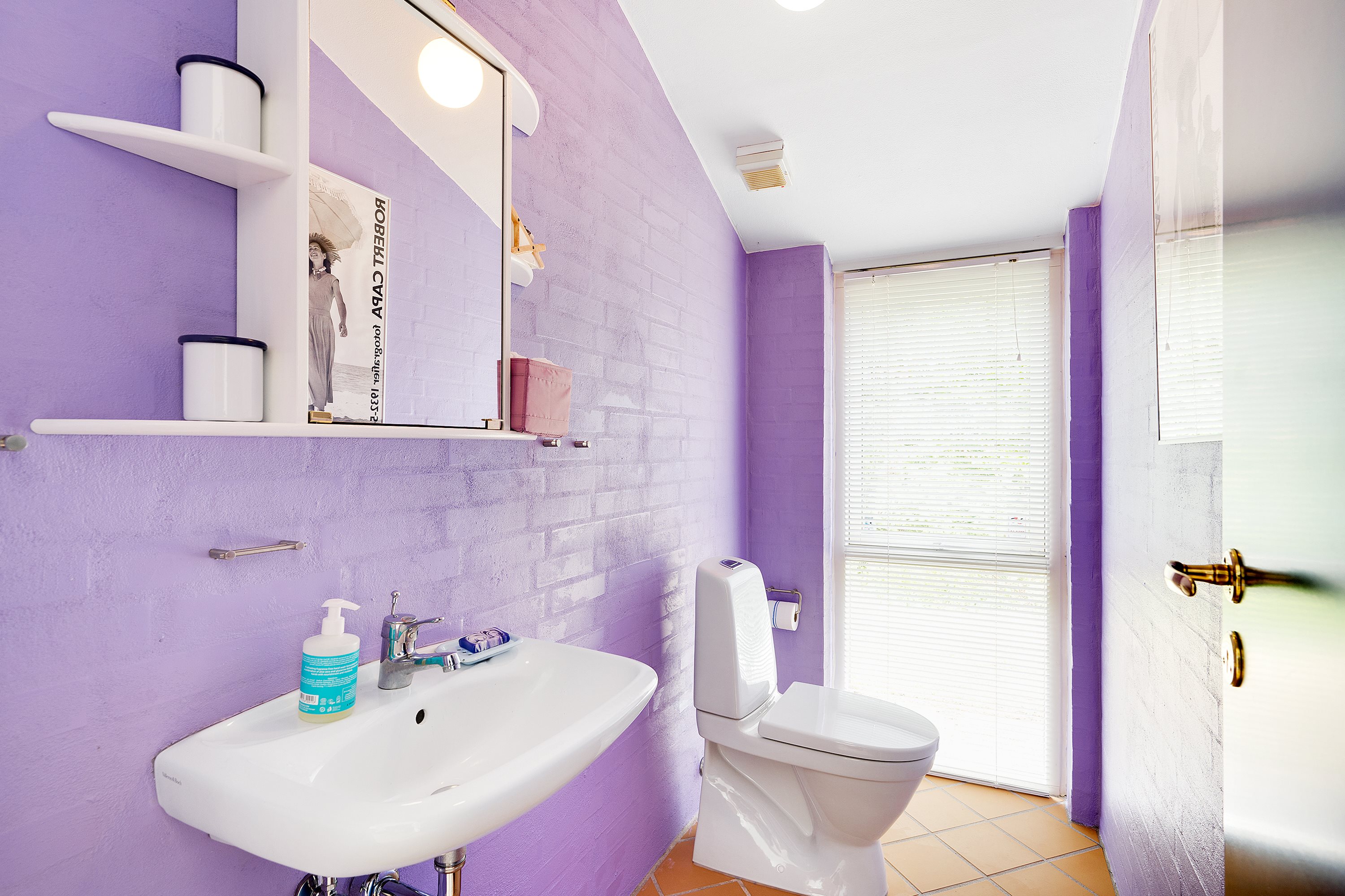 Fremhævet badeværelse billede i fuldskærmstilstand. Billede af Eskildshøj 1, Fuglsø, 8420 Knebel