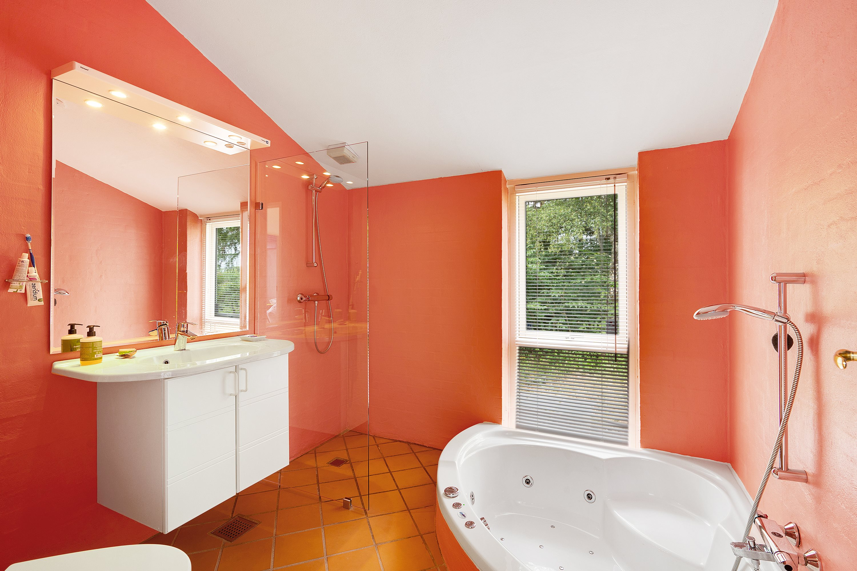 Fremhævet badeværelse billede i fuldskærmstilstand. Billede af Eskildshøj 1, Fuglsø, 8420 Knebel