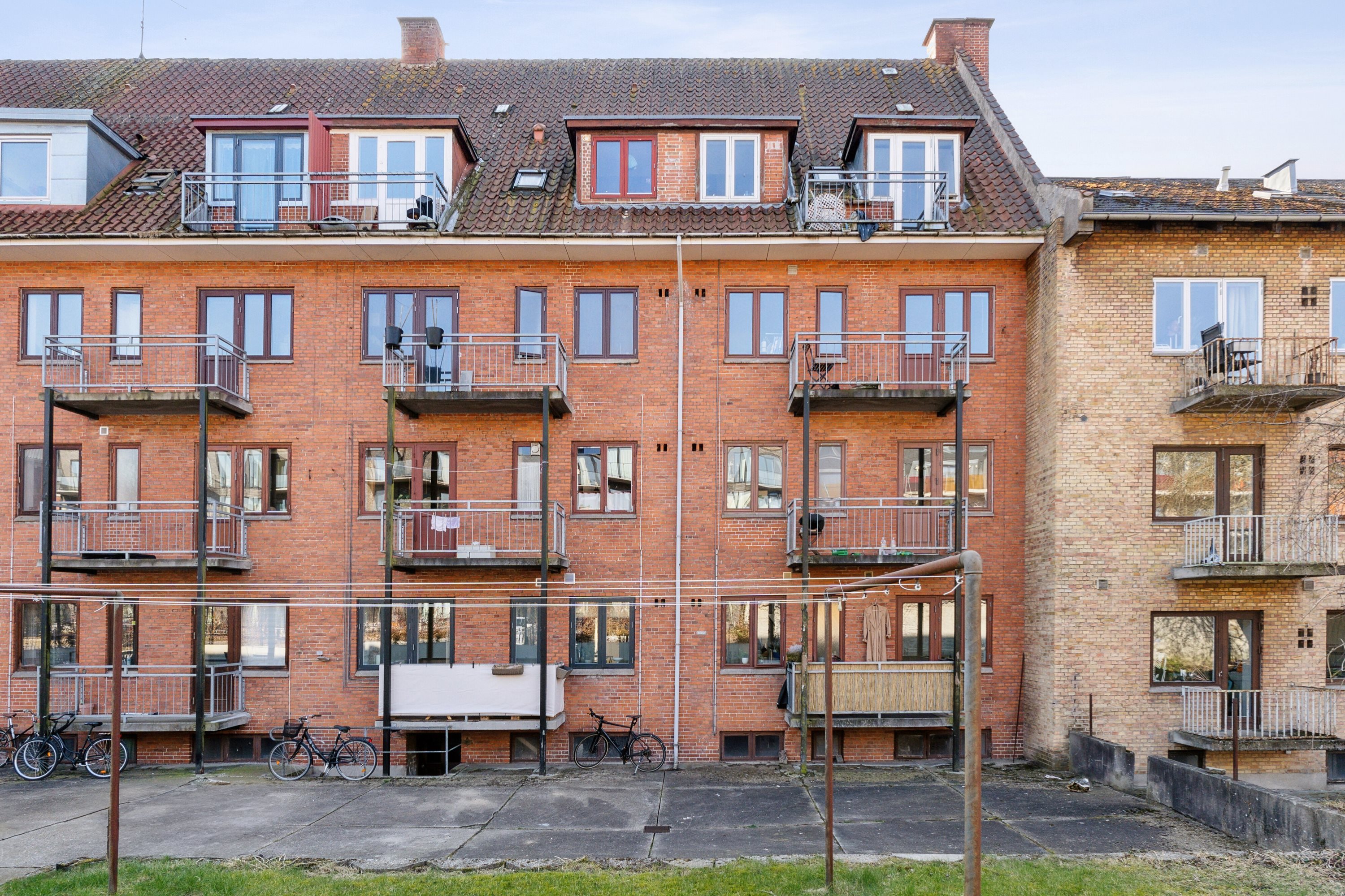 Fremhævet udendørs billede i fuldskærmstilstand. Billede af Schacksgade 30, 2. tv., 5000 Odense C