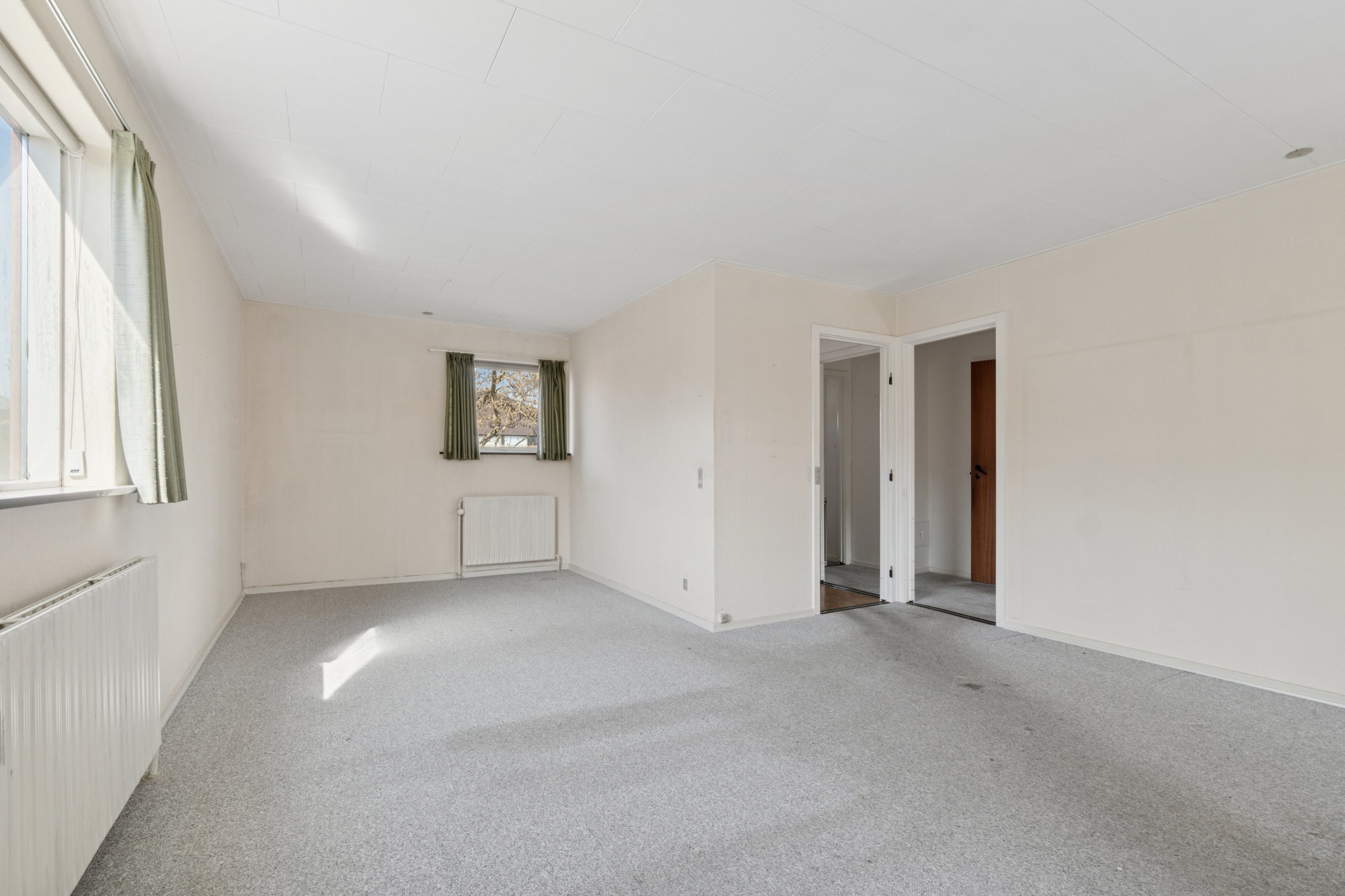 Fremhævet stue billede i fuldskærmstilstand. Billede af Buen 7, Lobbæk, 3720 Aakirkeby