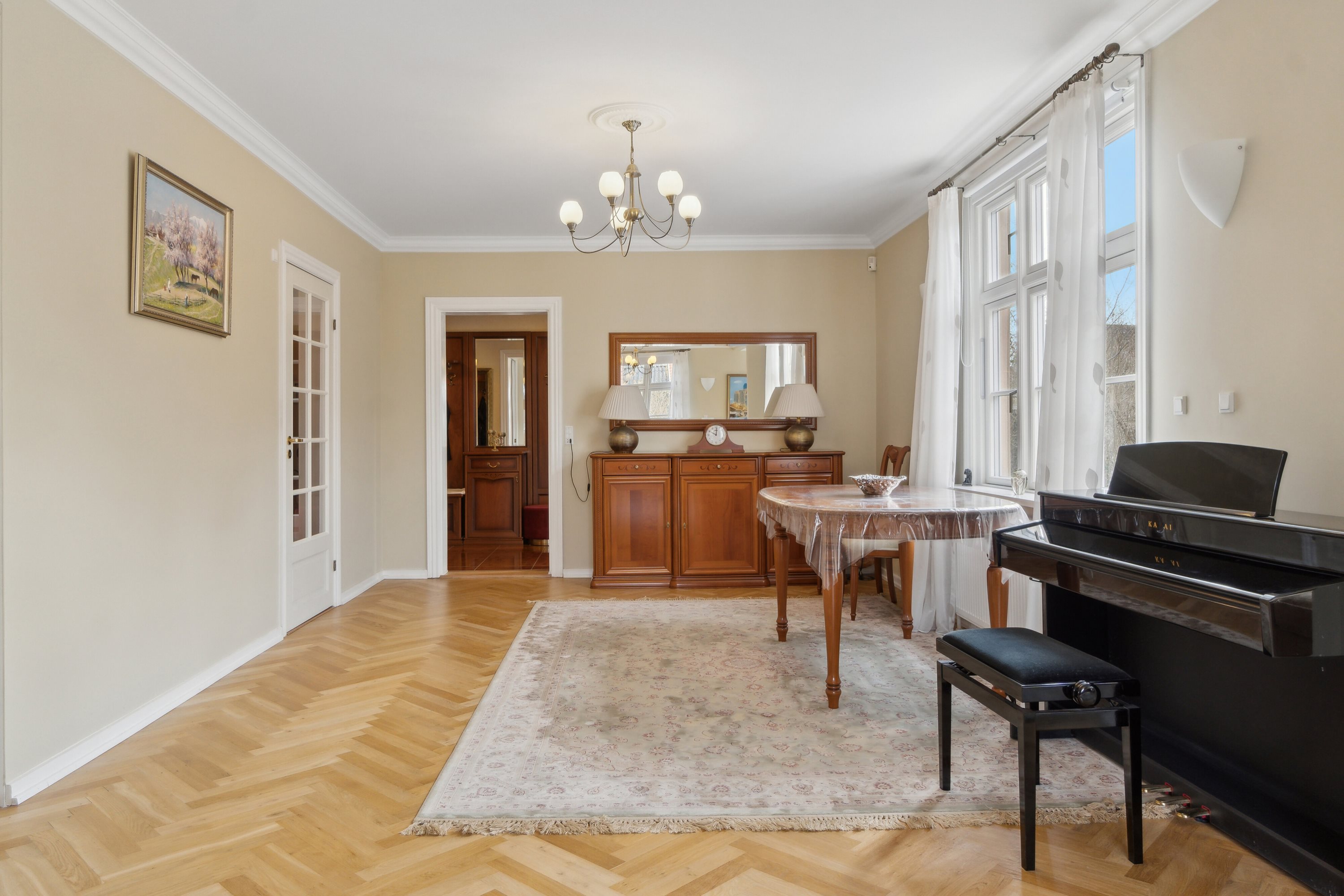 Fremhævet stue billede i fuldskærmstilstand. Billede af Birkholmsvej 36, 2800 Kongens Lyngby