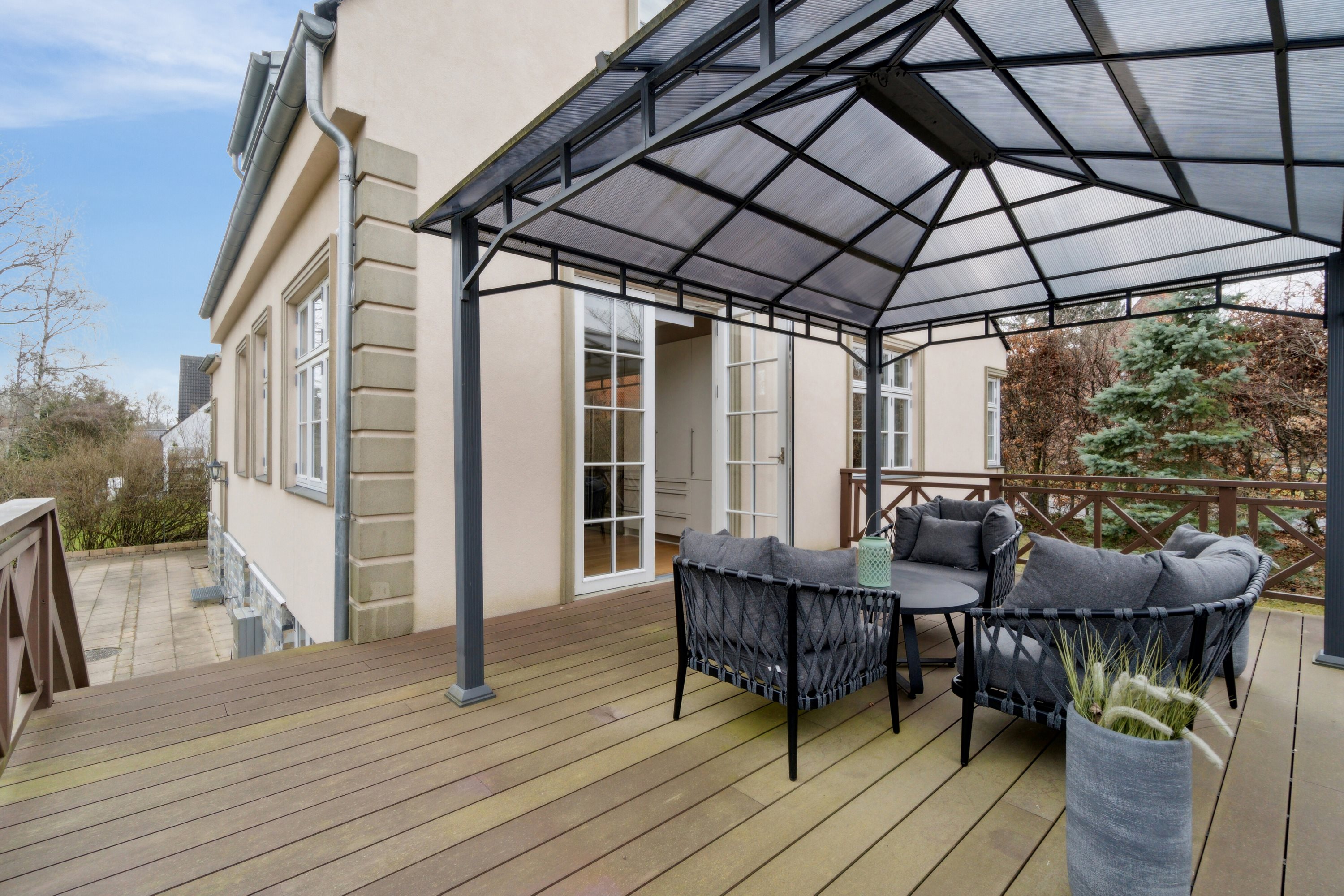 Fremhævet overdækket terrasse billede i fuldskærmstilstand. Billede af Birkholmsvej 36, 2800 Kongens Lyngby