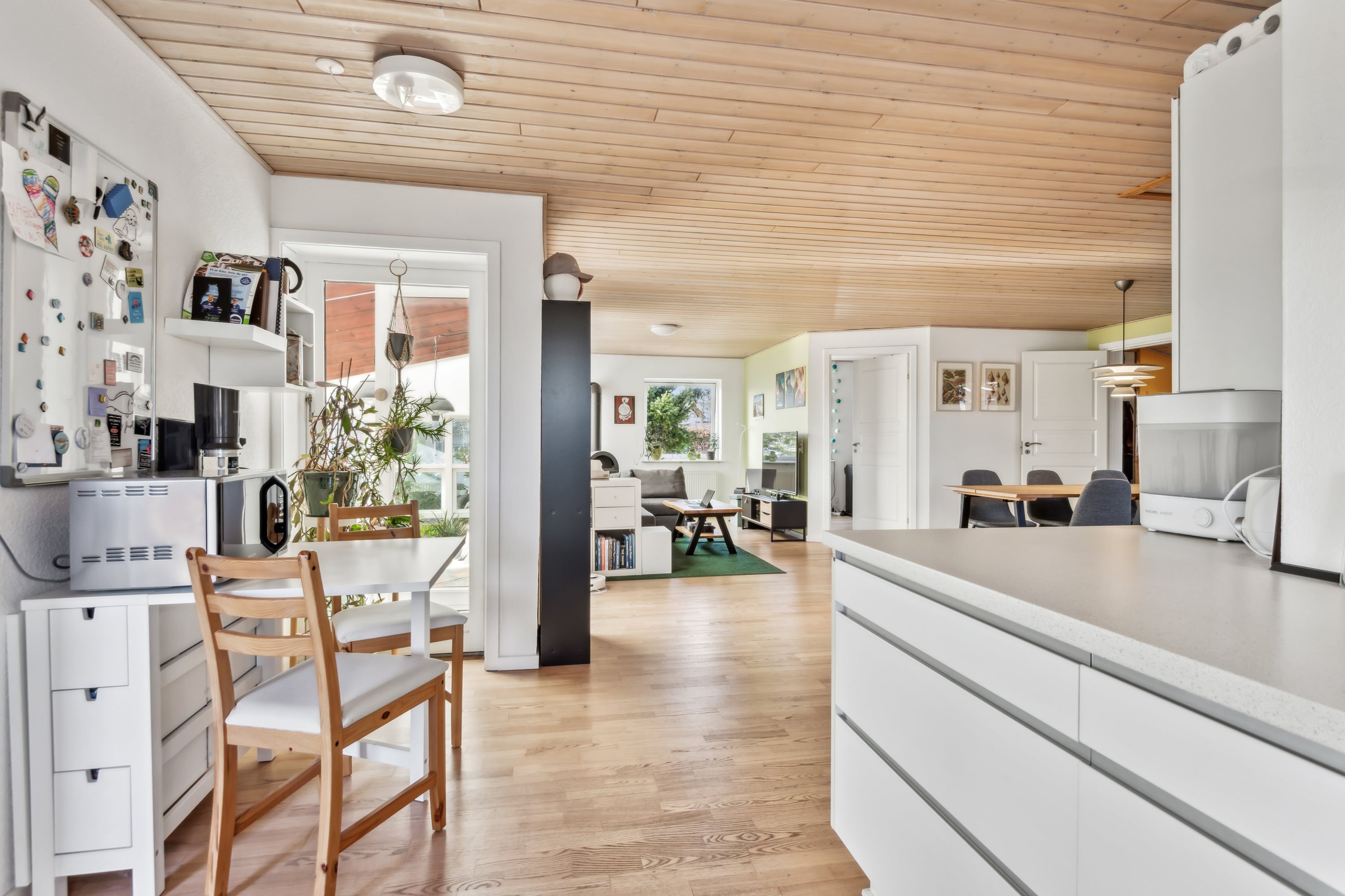 Fremhævet køkken-alrum billede i fuldskærmstilstand. Billede af Buderupholmvej 19, 9530 Støvring