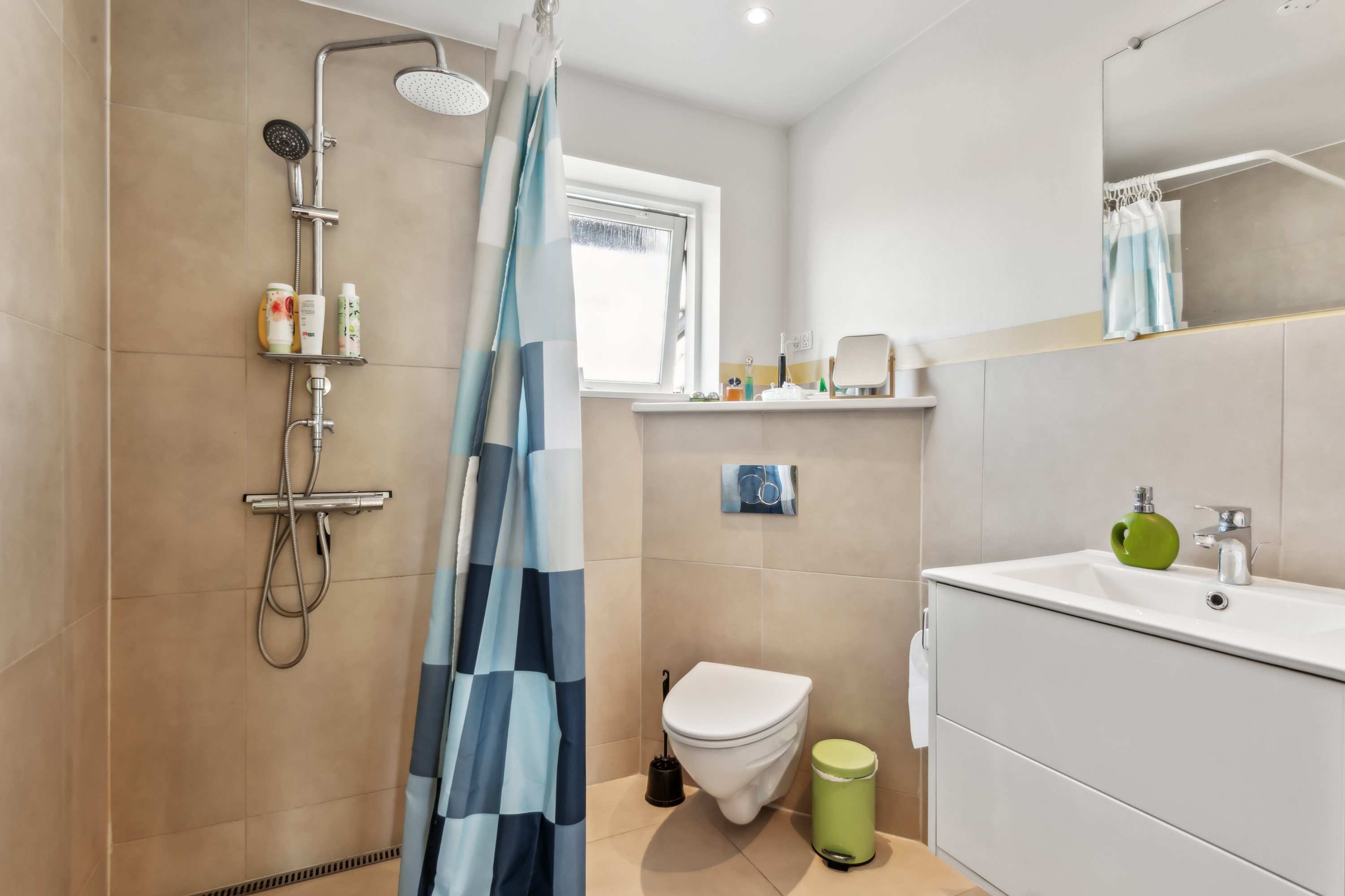 Fremhævet badeværelse billede i fuldskærmstilstand. Billede af Buderupholmvej 19, 9530 Støvring