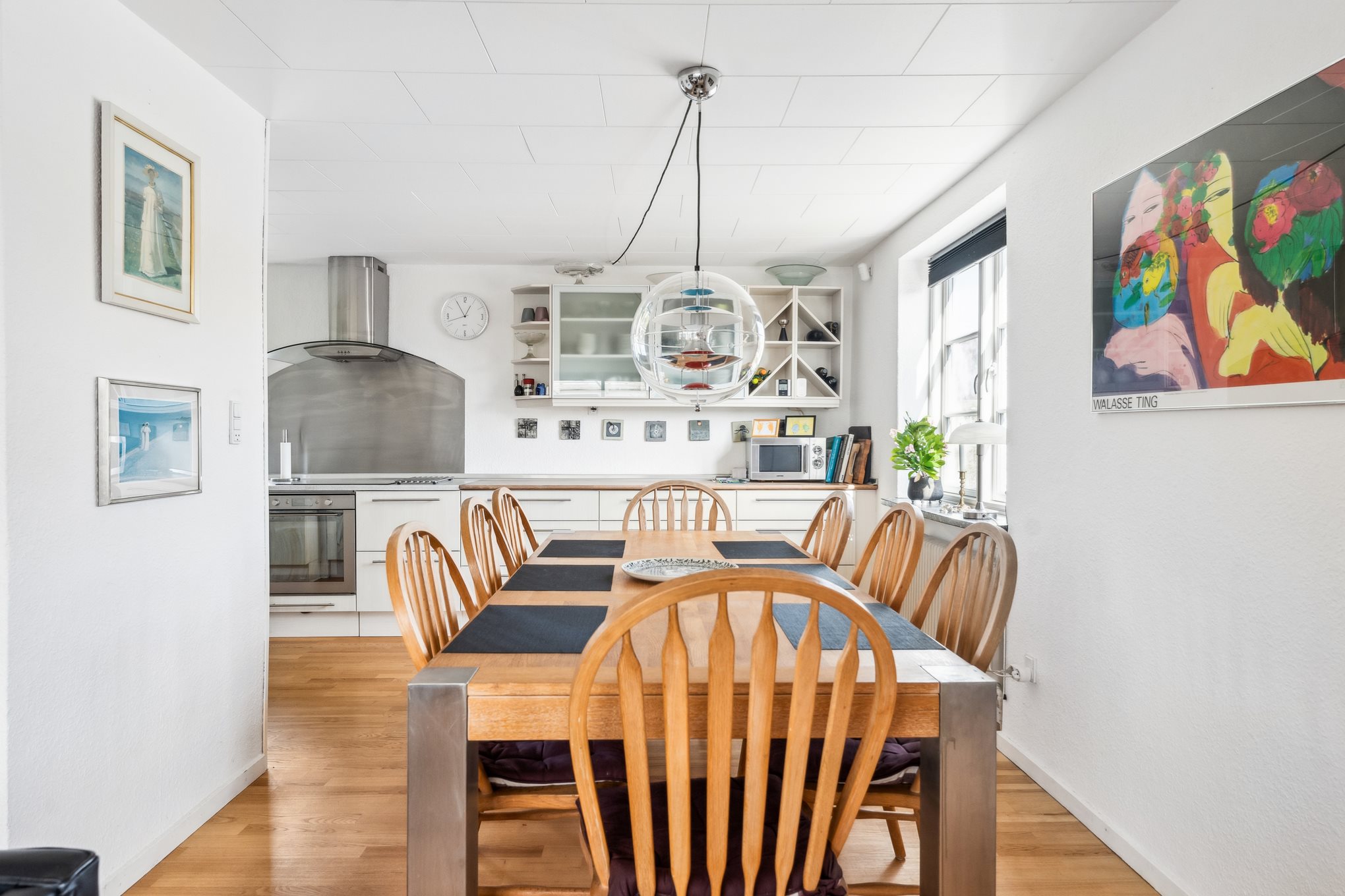 Fremhævet stue billede i fuldskærmstilstand. Billede af Erik Klippings Vej 3, 8960 Randers SØ