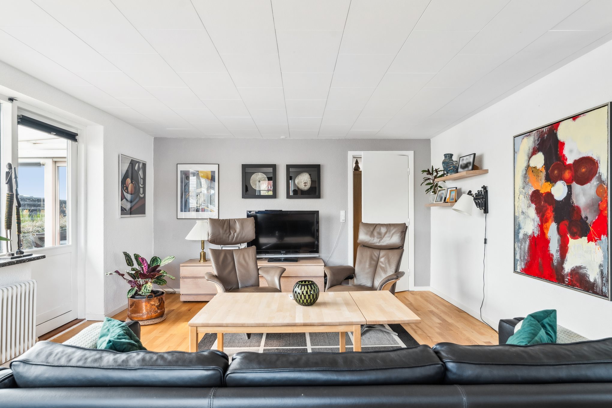 Fremhævet stue billede i fuldskærmstilstand. Billede af Erik Klippings Vej 3, 8960 Randers SØ