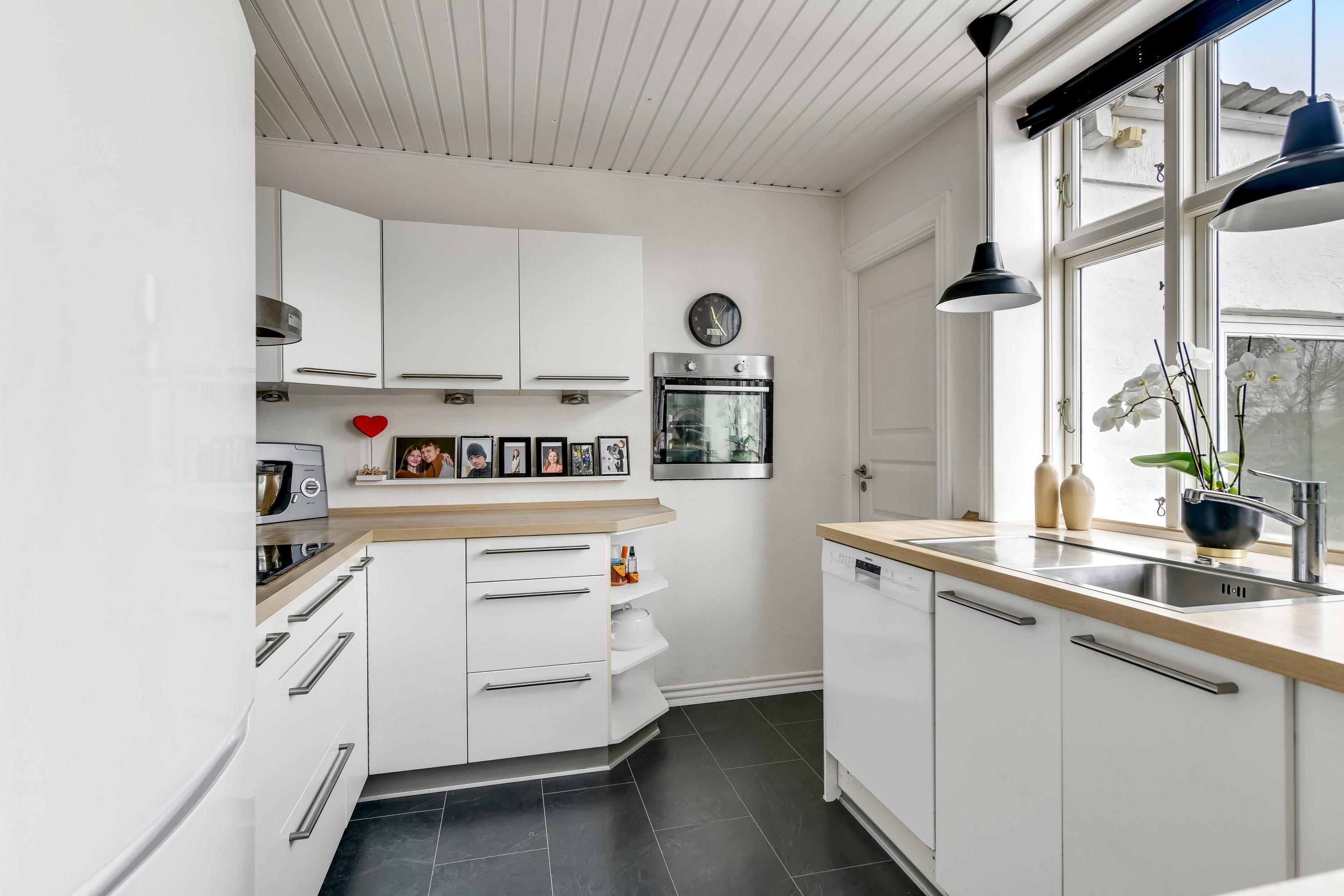 Fremhævet køkken billede i fuldskærmstilstand. Billede af Grundtvigs Alle 85, 6700 Esbjerg