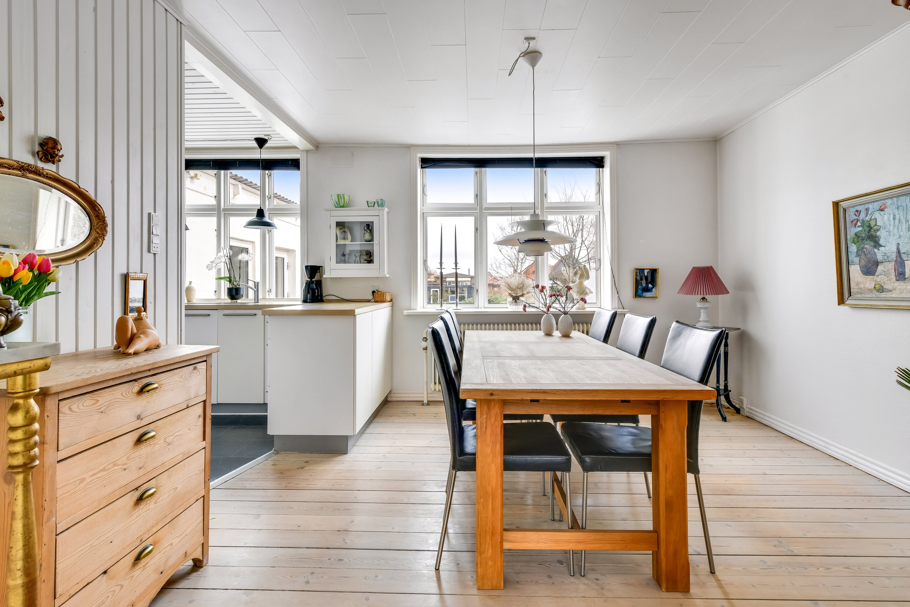 Fremhævet stue billede i fuldskærmstilstand. Billede af Grundtvigs Alle 85, 6700 Esbjerg