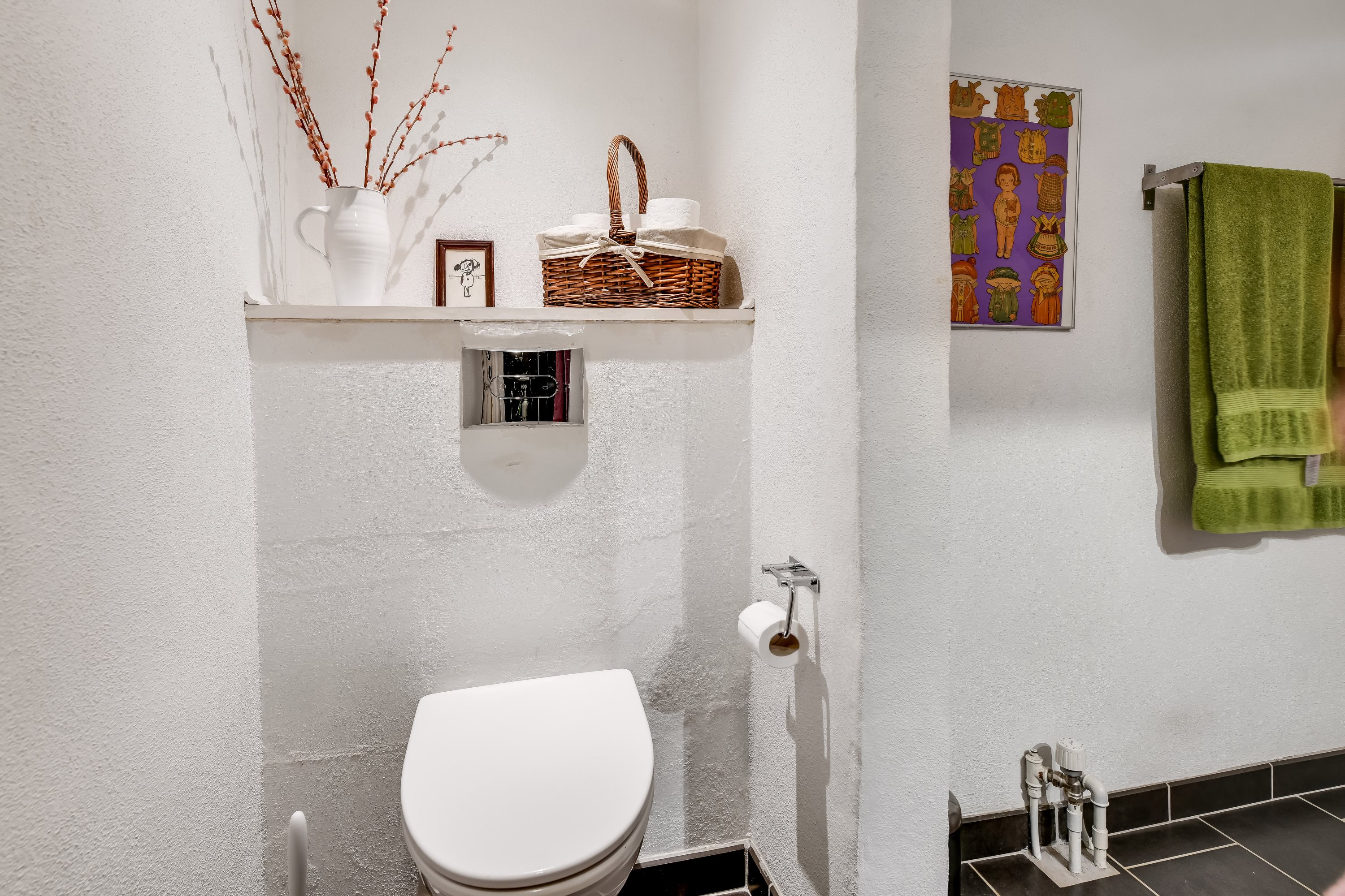 Fremhævet toilet billede i fuldskærmstilstand. Billede af Grundtvigs Alle 85, 6700 Esbjerg