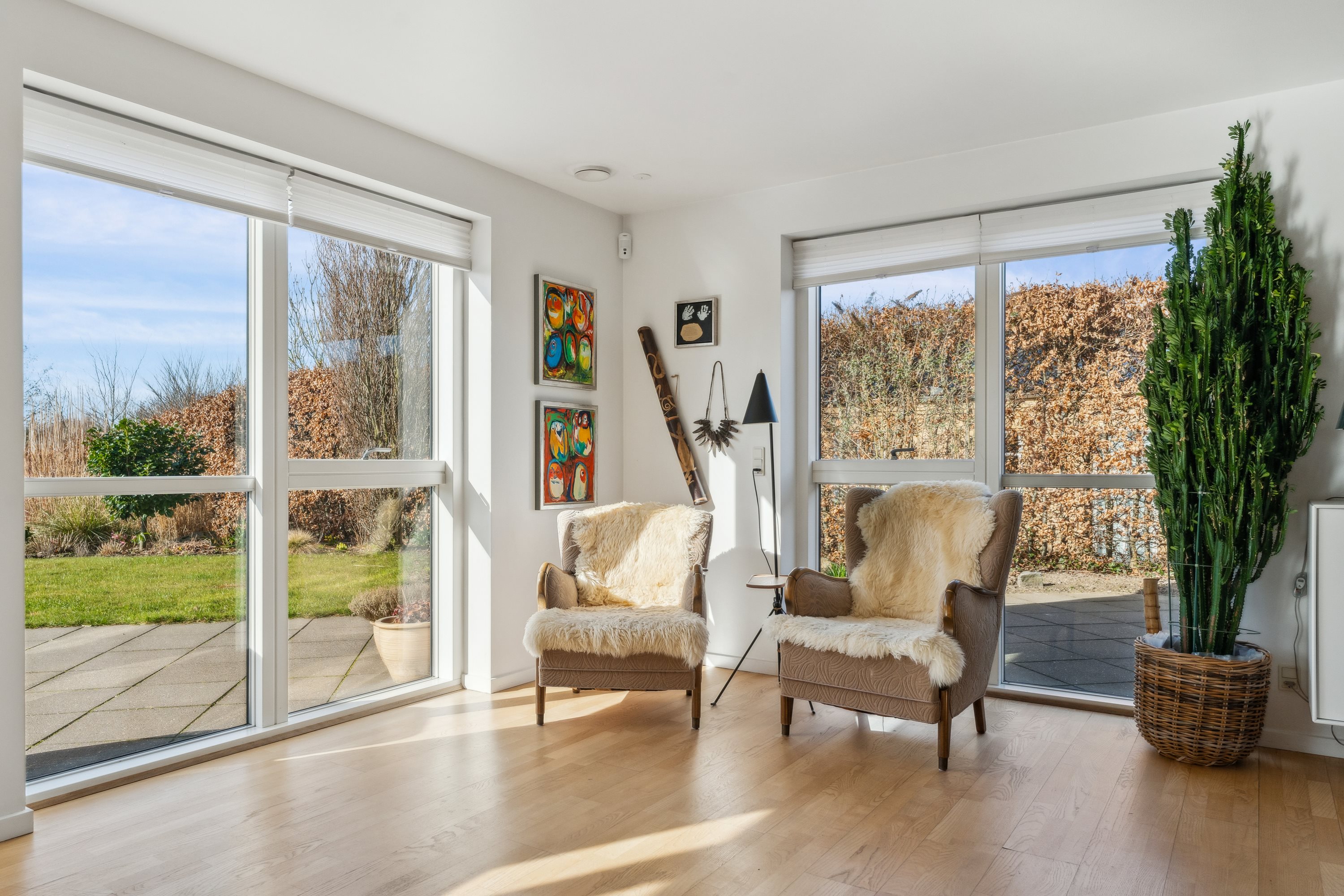 Fremhævet stue billede i fuldskærmstilstand. Billede af Granvænget 15, 8990 Fårup