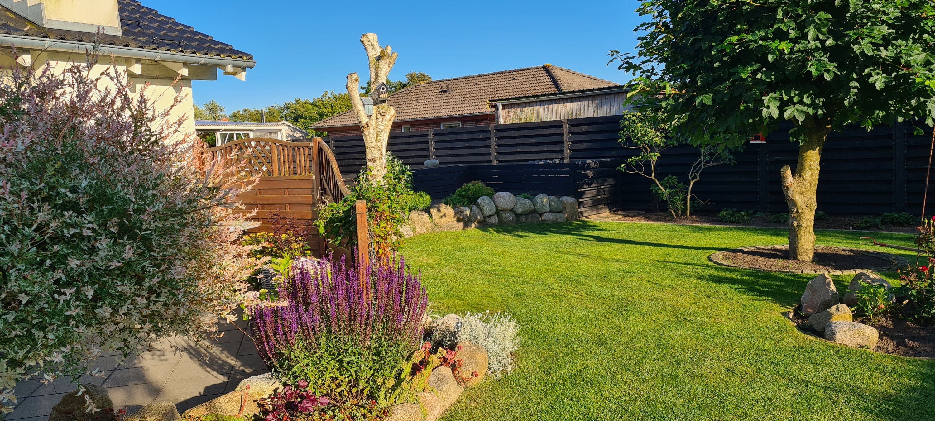 Fremhævet have billede i fuldskærmstilstand. Billede af Granlyvej 28, Åbyen, 9850 Hirtshals