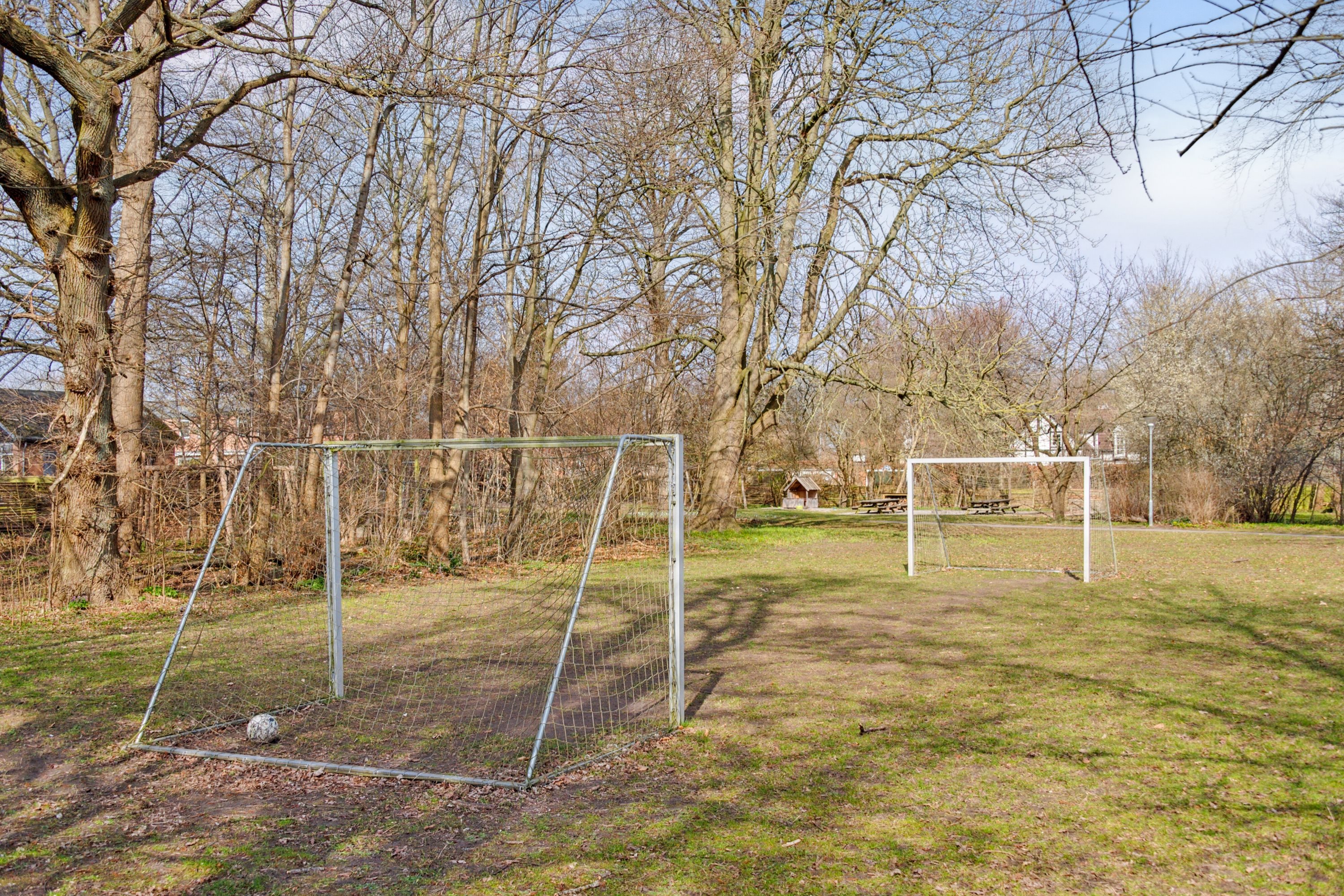 Fremhævet udendørs billede i fuldskærmstilstand. Billede af Elletoften 8, 2800 Kongens Lyngby