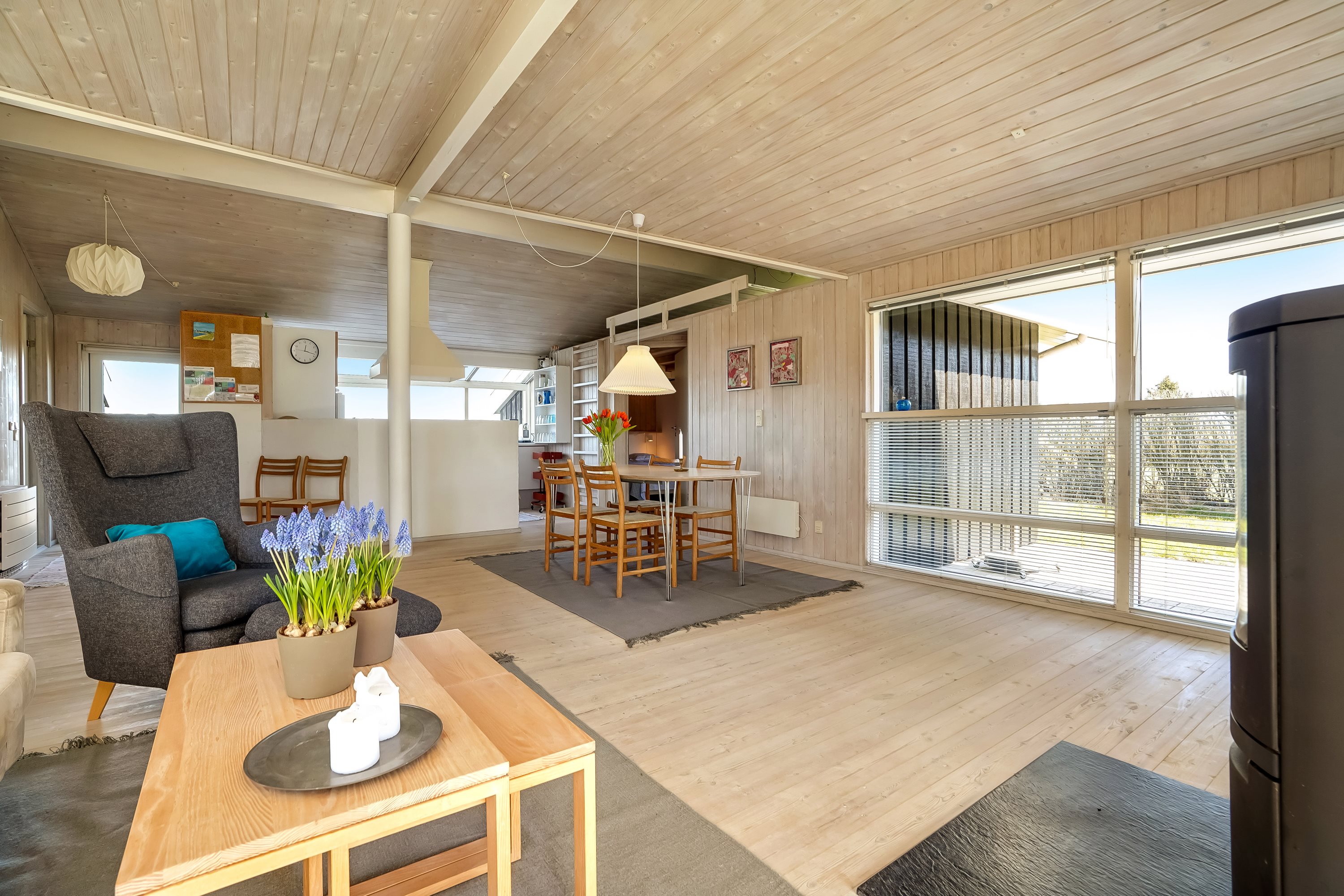 Fremhævet stue billede i fuldskærmstilstand. Billede af Kildevangsvej 18, Baaring Mark, 5466 Asperup